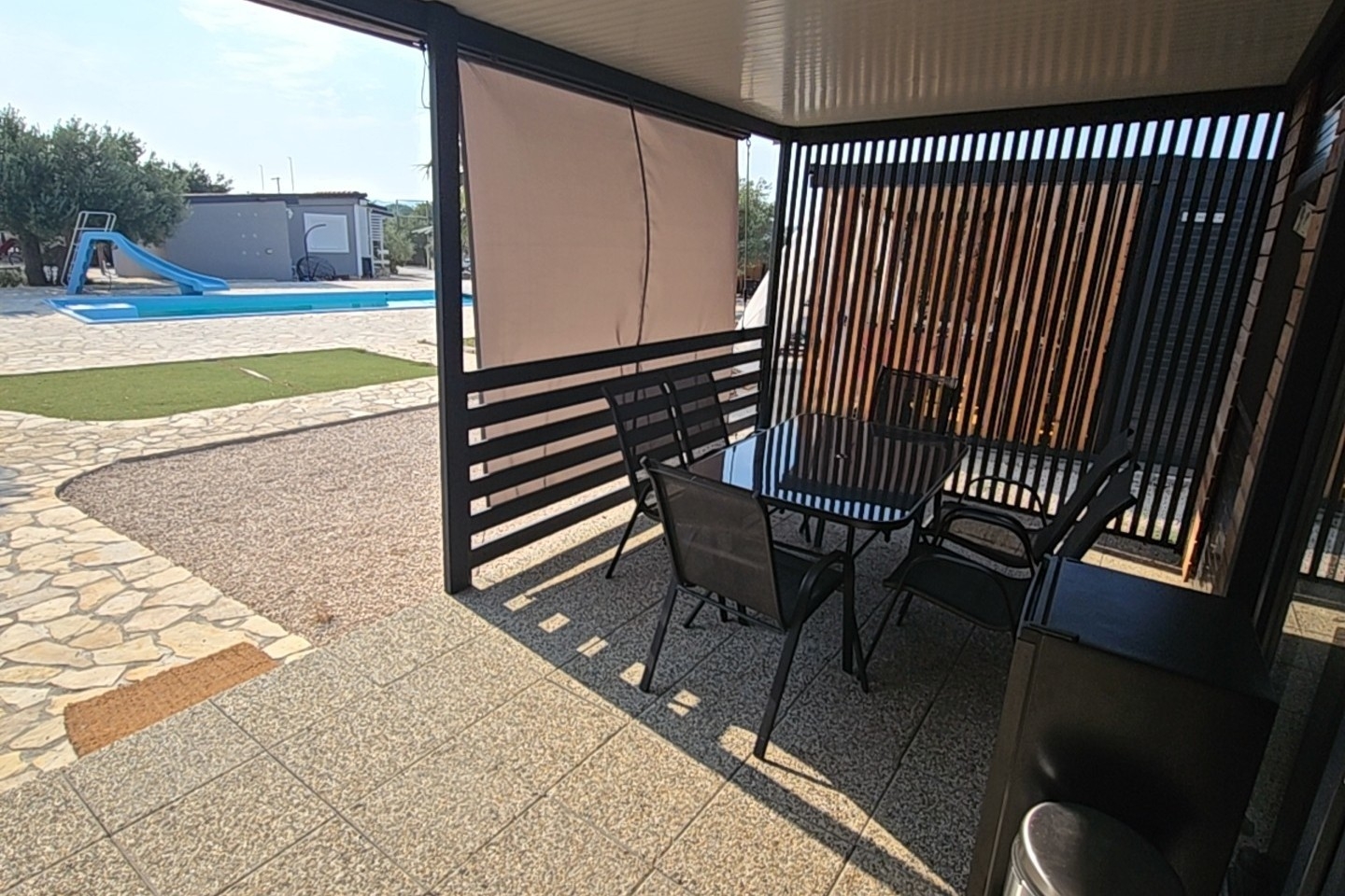 Two bedroom apartment with terrace Pirovac, Šibenik  A-a
