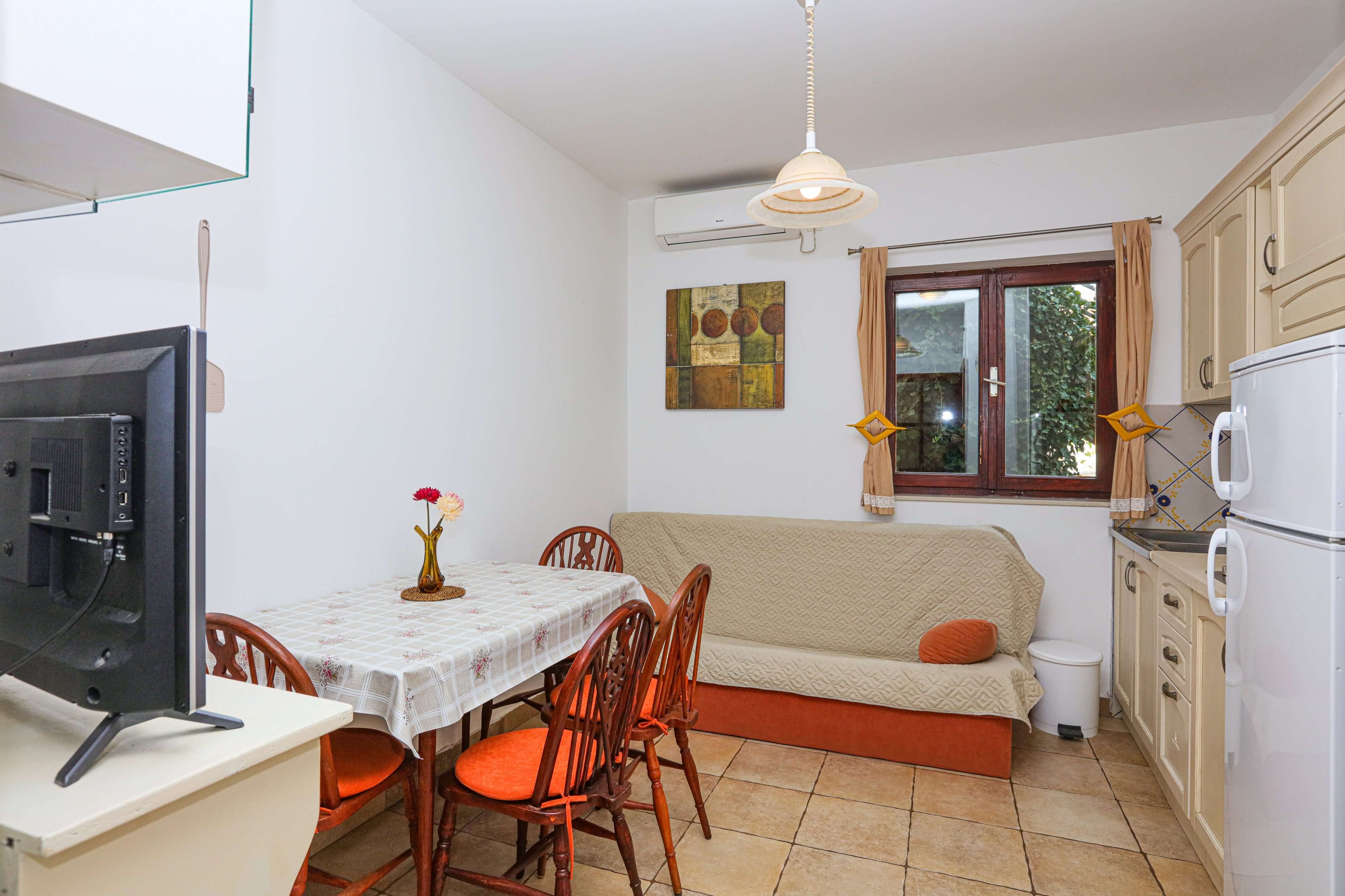 Two bedroom apartment near beach Šparadići, Šibenik (A-24300-b)