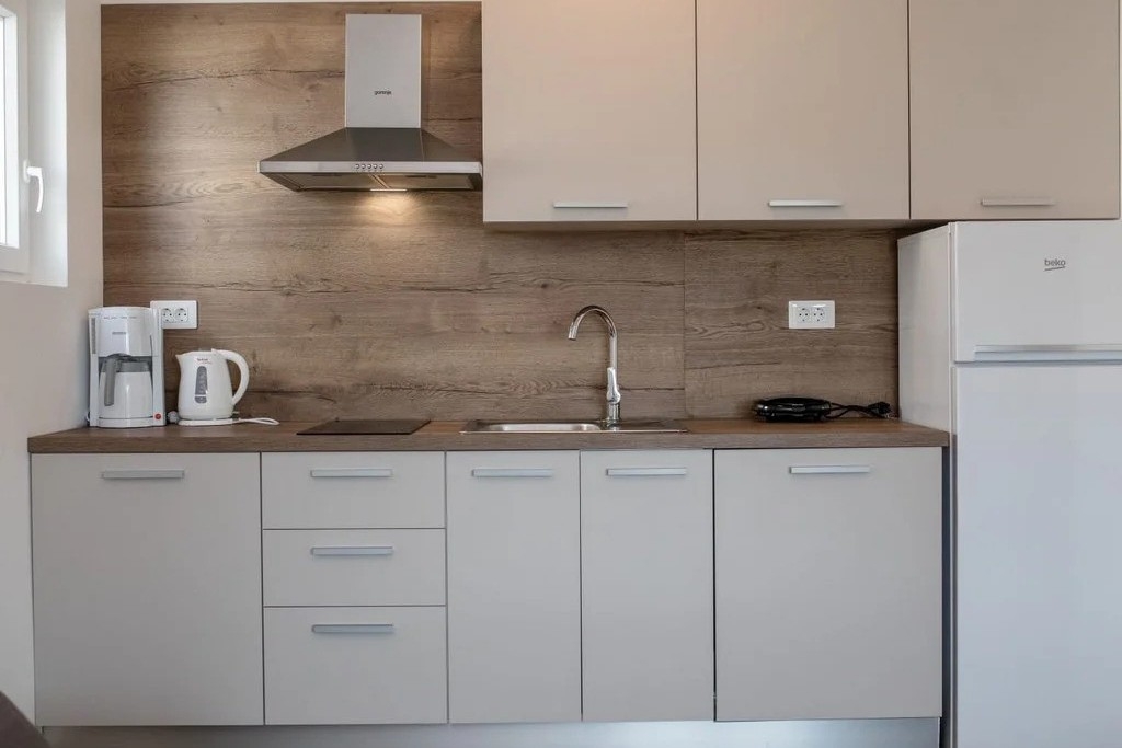 One bedroom apartment with terrace and sea view Palit, Rab  A-b