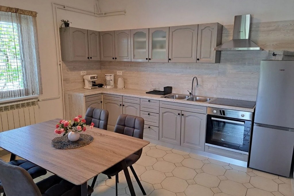One bedroom apartment with terrace and sea view Palit, Rab  A-d
