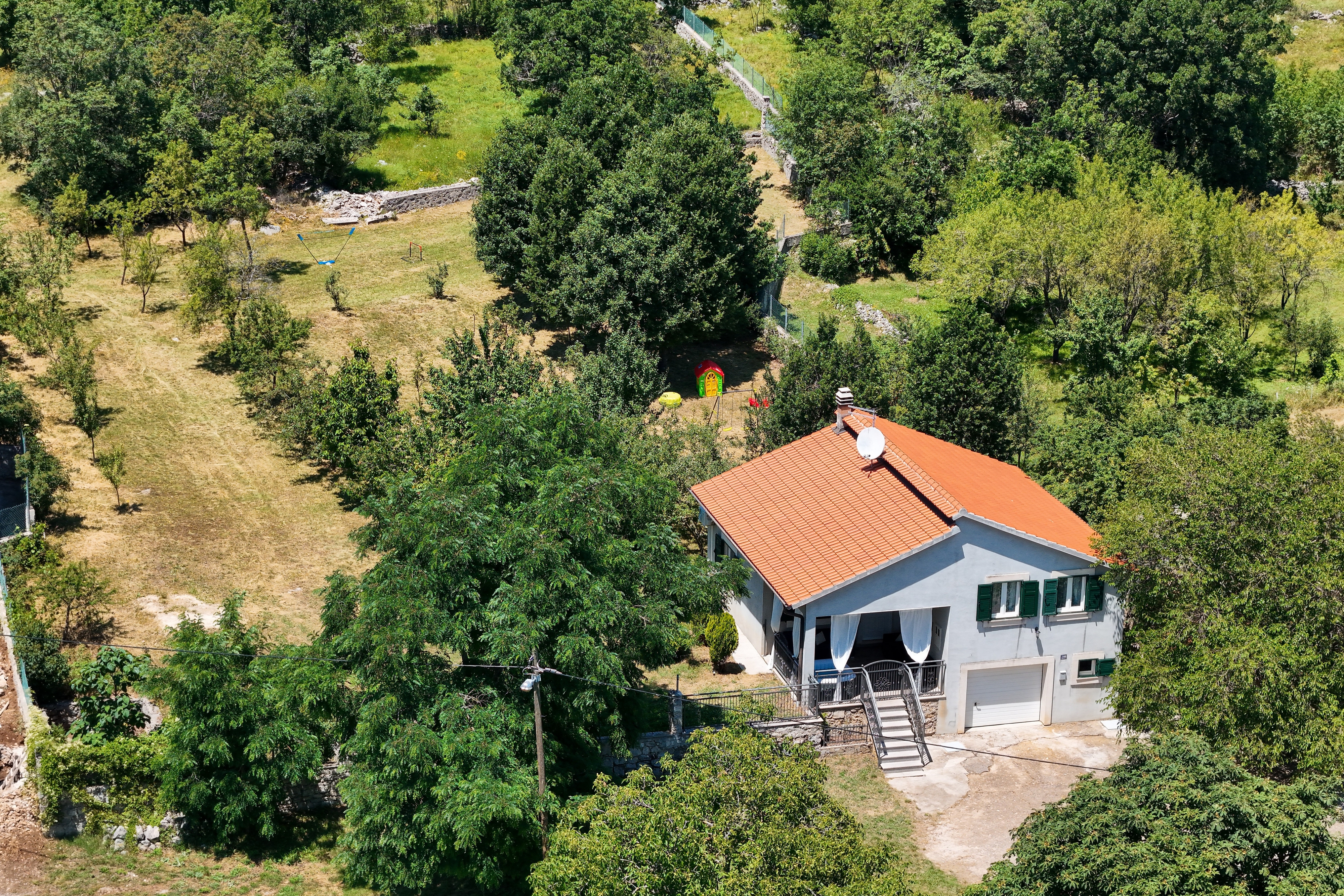 Four-bedroom house with terrace Maovice, Zagora (K-24306) Four-bedroom house with terrace Maovice, Zagora (K-24306)