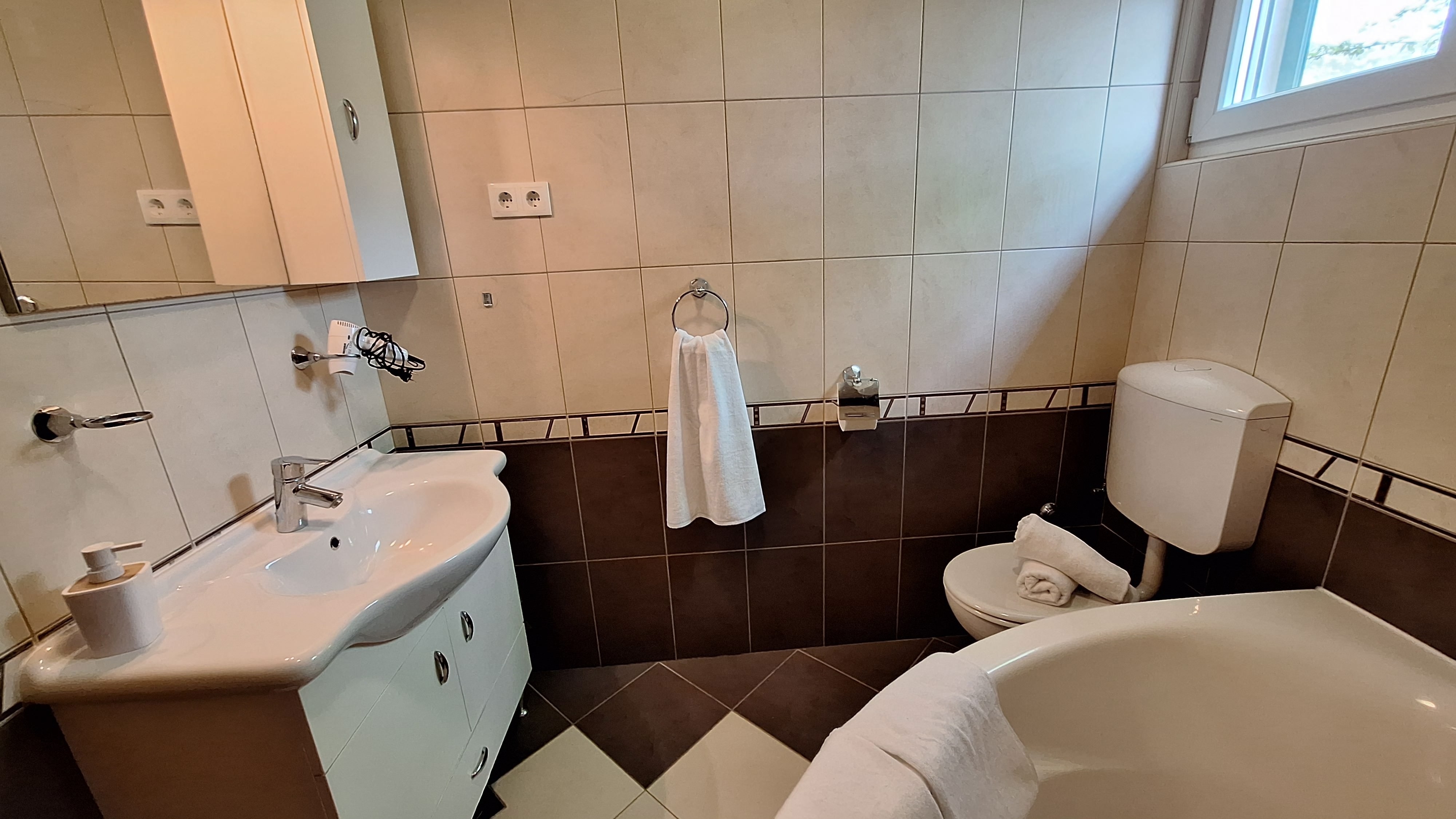 Four bedroom house with terrace Maovice, Zagora  K