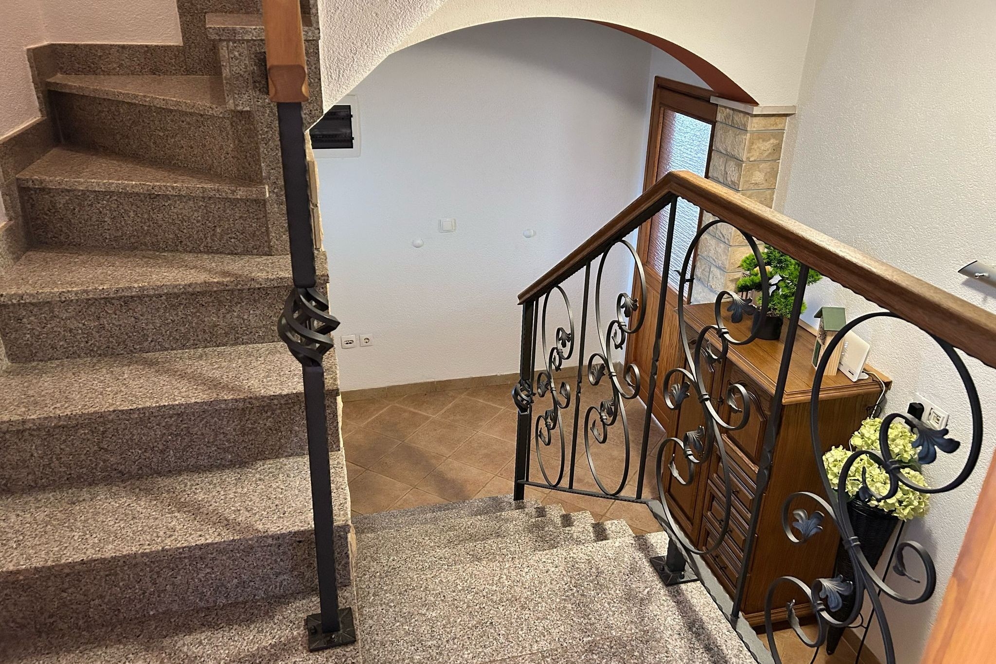 Four bedroom house with terrace Maovice, Zagora  K