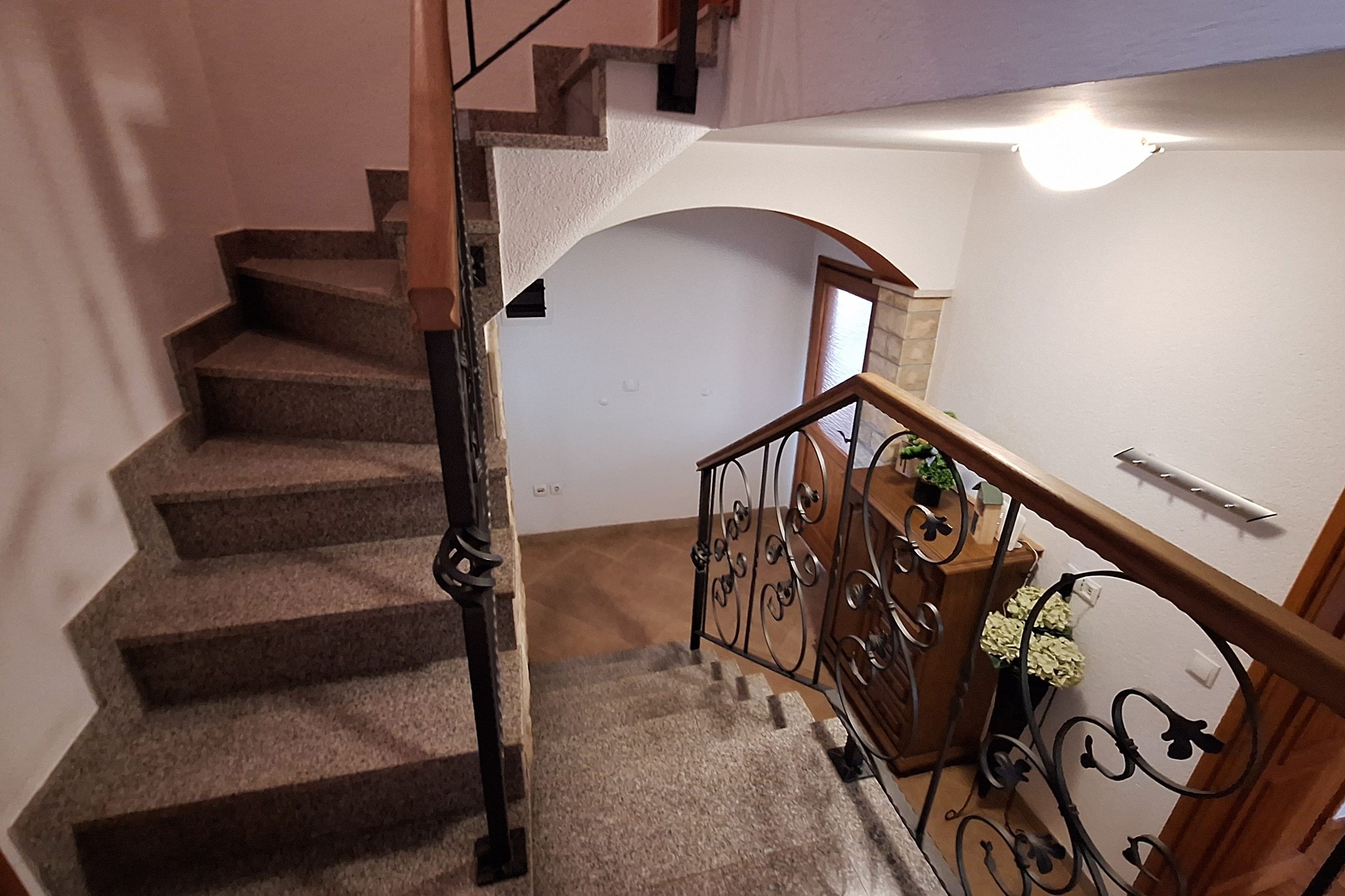 Four bedroom house with terrace Maovice, Zagora  K