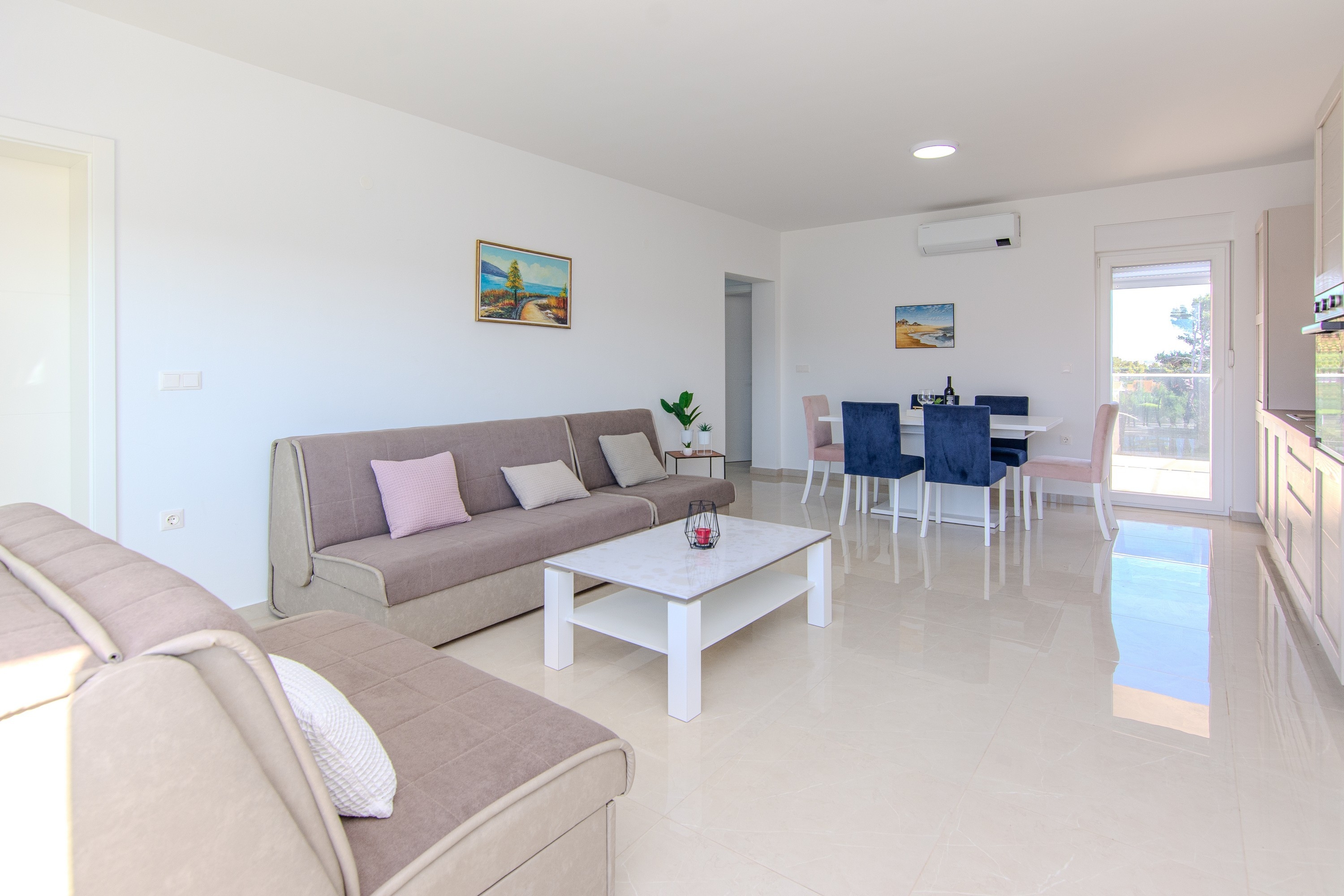 Three bedroom apartment with balcony Vir (A-24307-a)