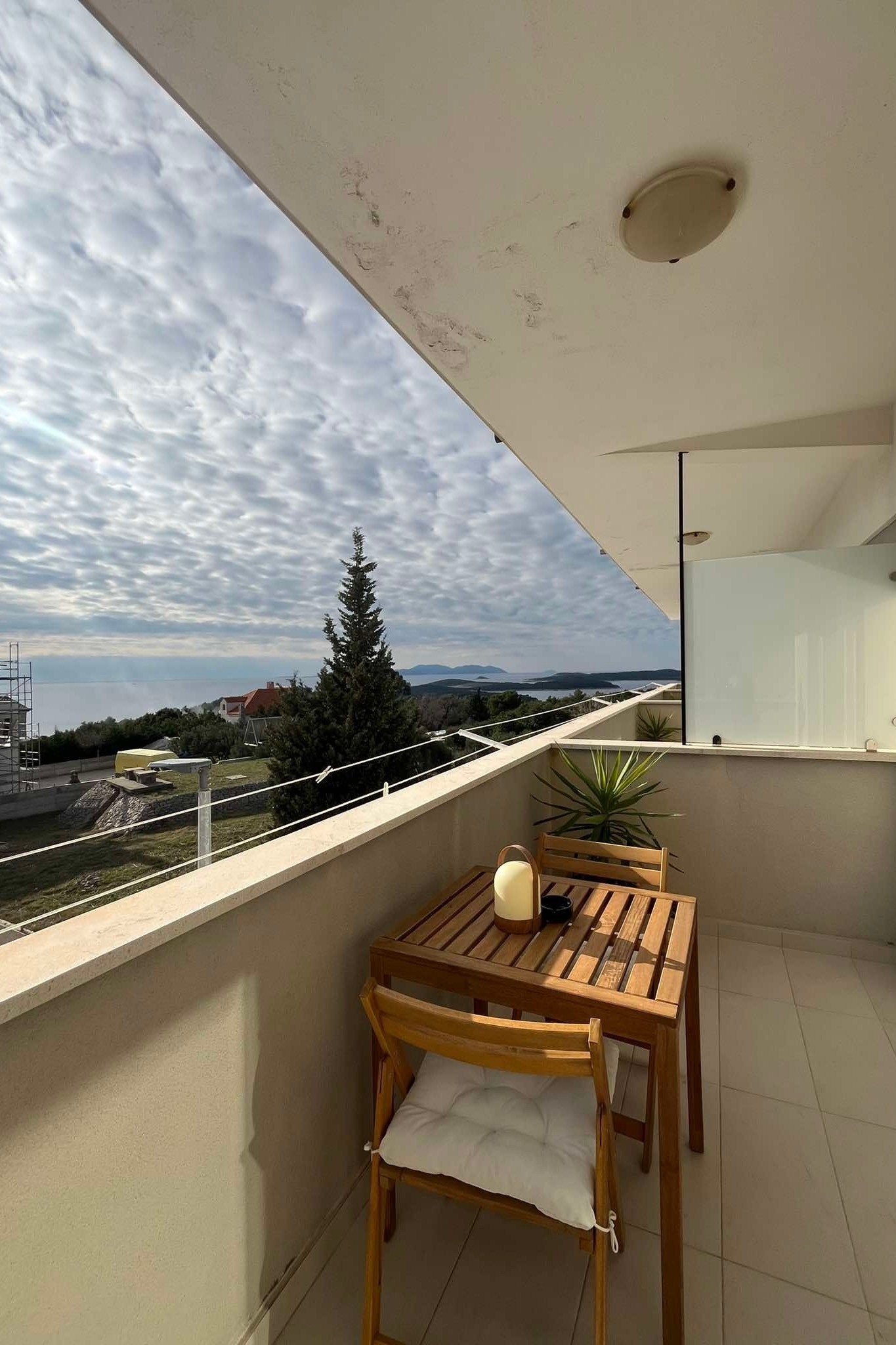 Room with balcony and sea view Hvar  S-a