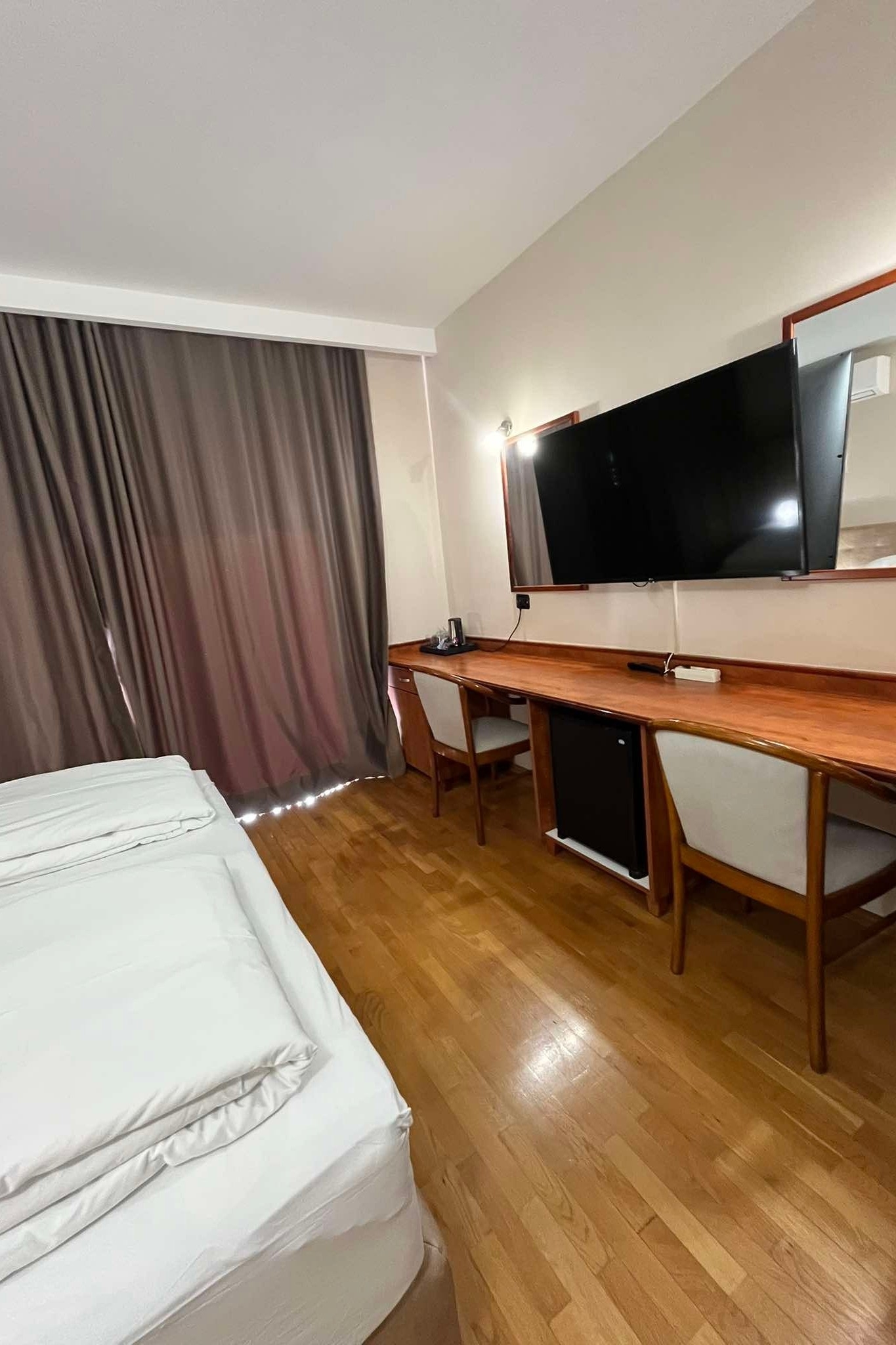 Room with balcony and sea view Hvar  S-a