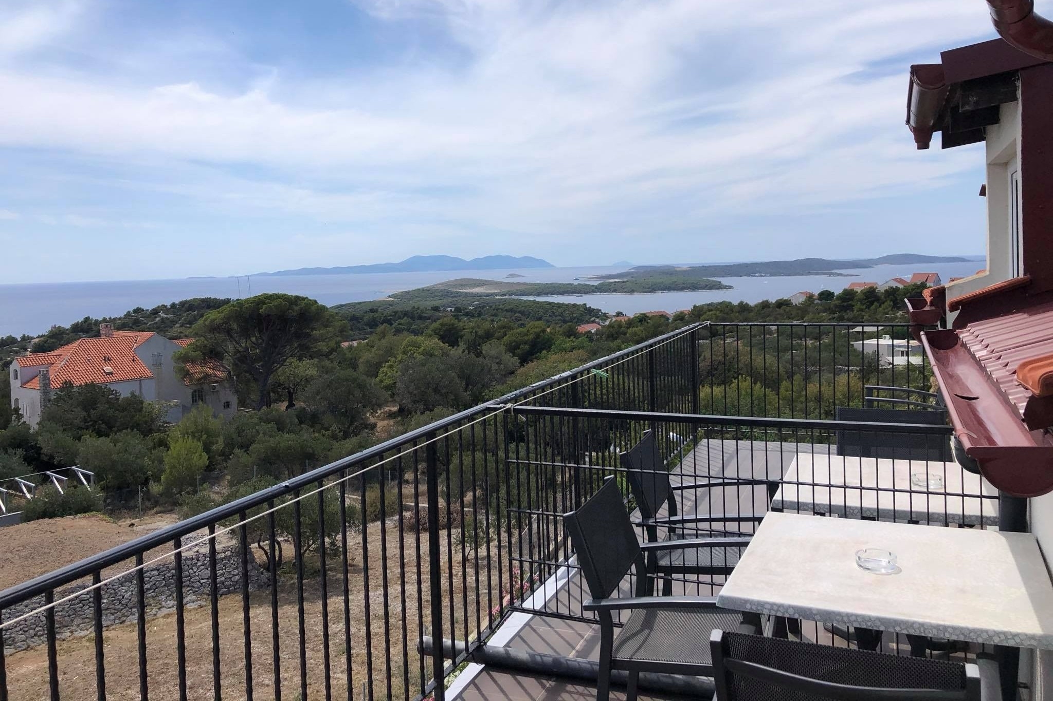 Room with balcony and sea view Hvar  S-g