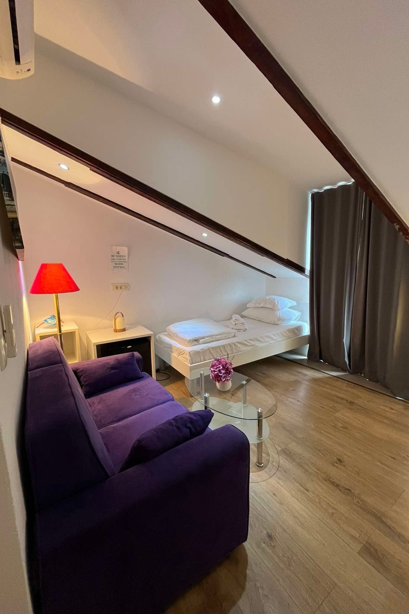 Room with balcony and sea view Hvar  S-g