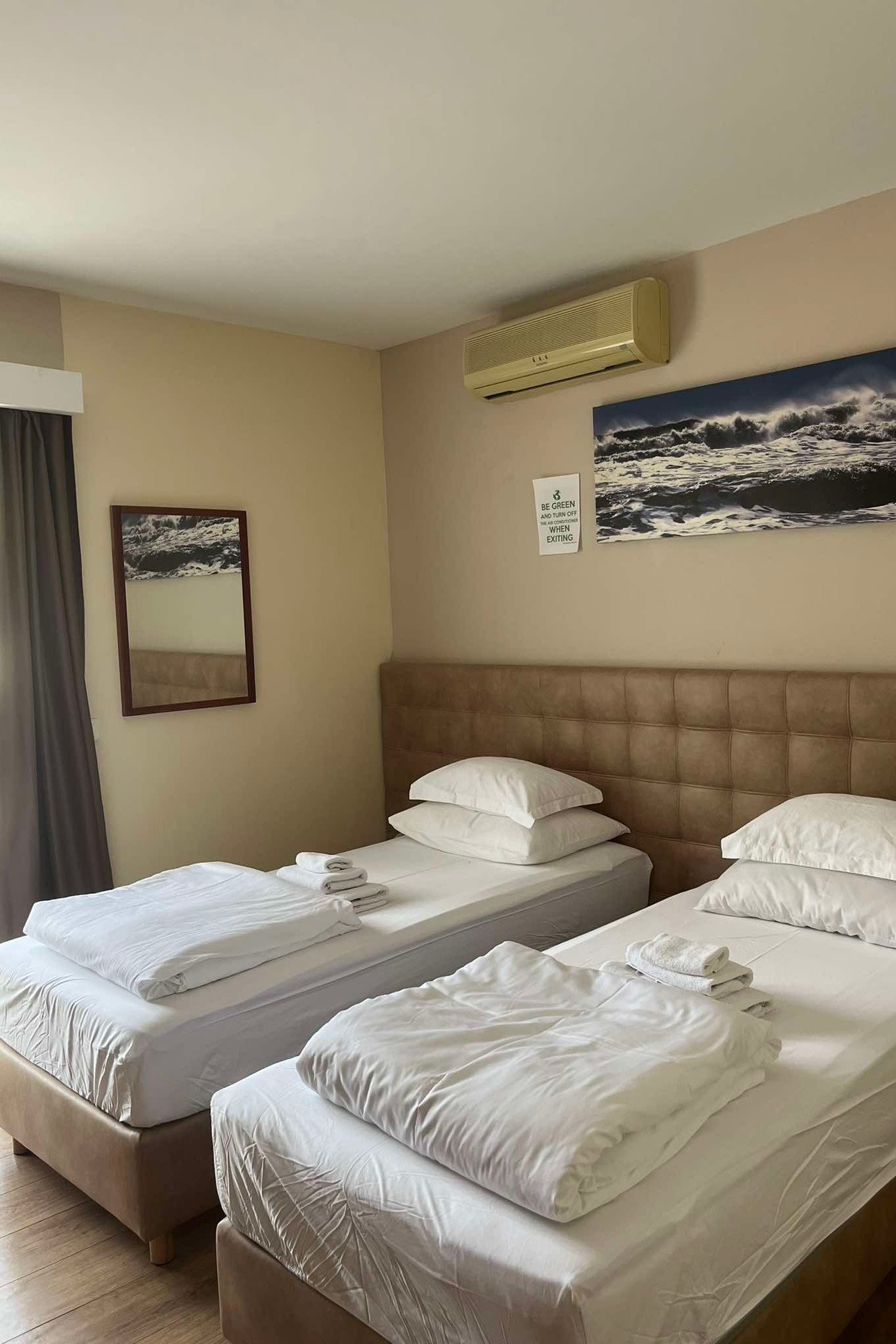 Room with balcony Hvar  S-h