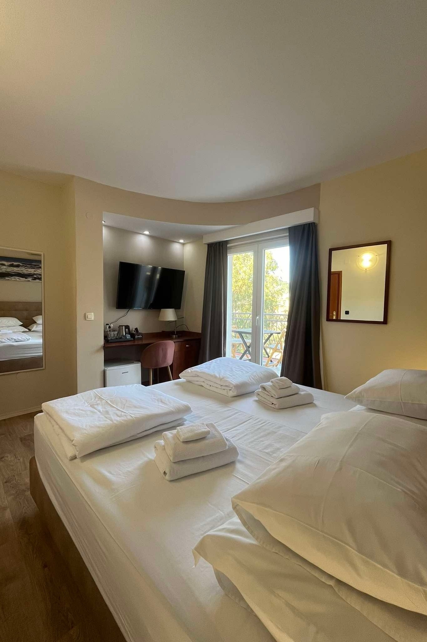 Room with balcony Hvar  S-h