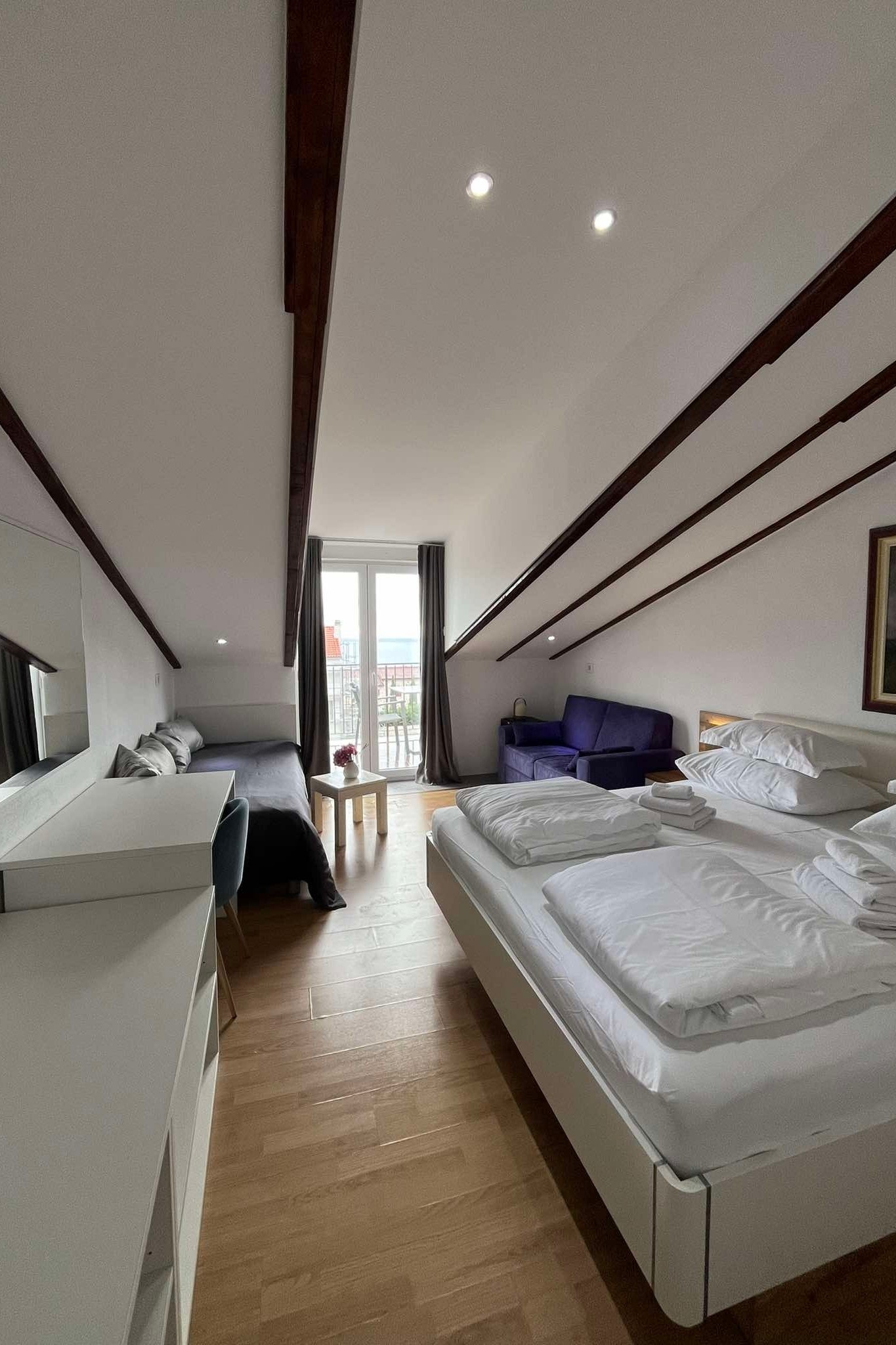 Room with balcony and sea view Hvar  S-i