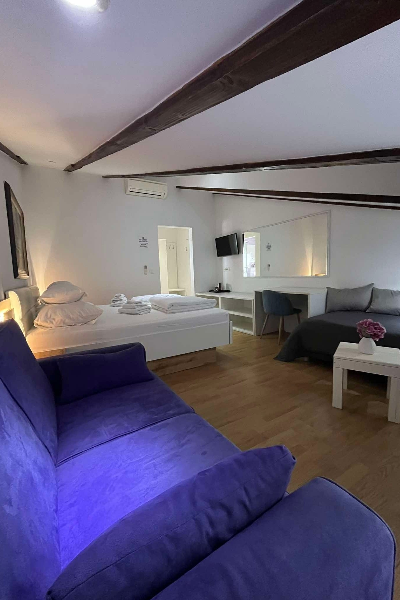 Room with balcony and sea view Hvar  S-i