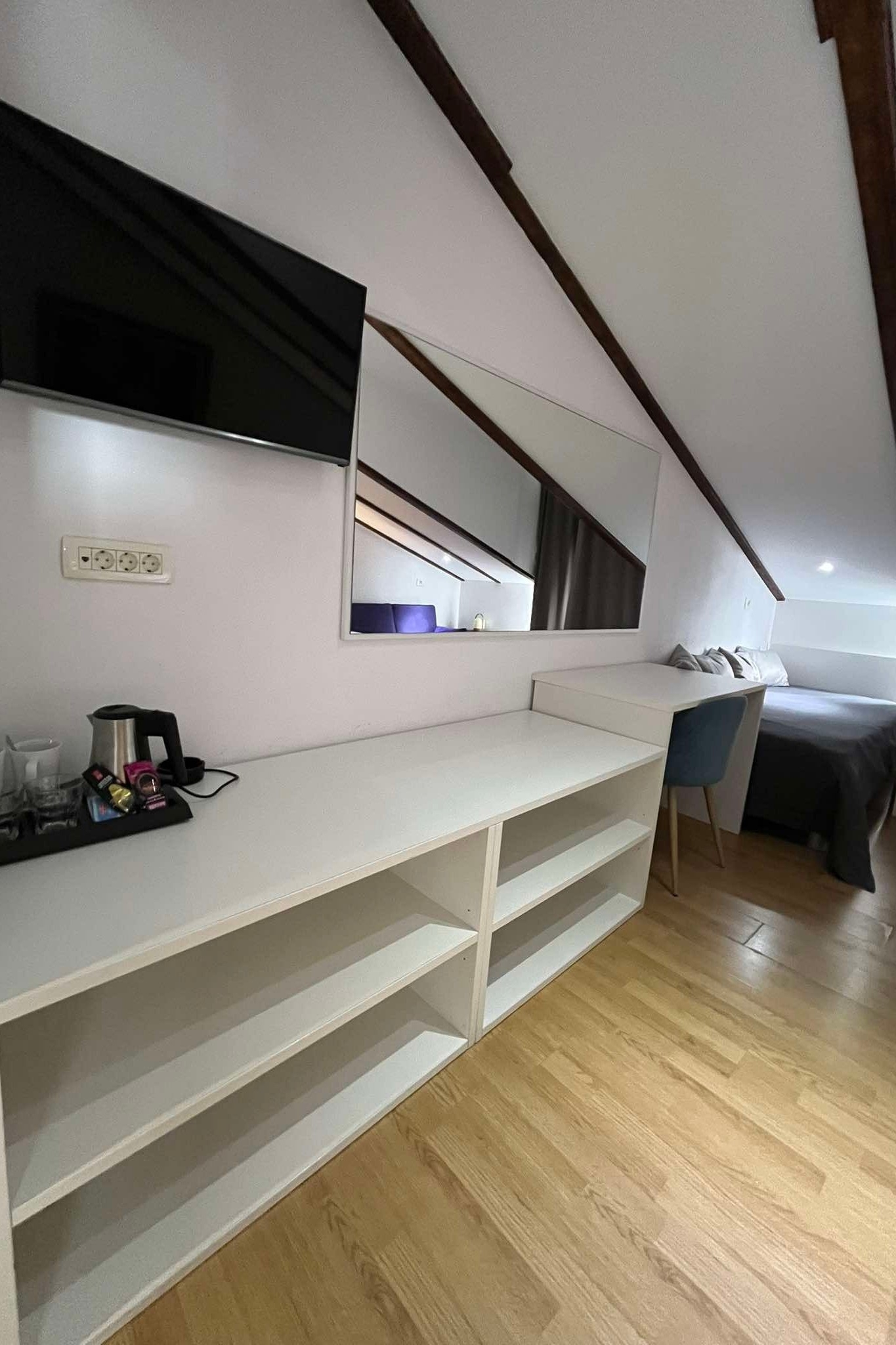 Room with balcony and sea view Hvar  S-i