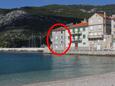 Komiža, Vis, Hébergement 2431 - Appartements et chambres à proximité de la mer avec une plage de galets.