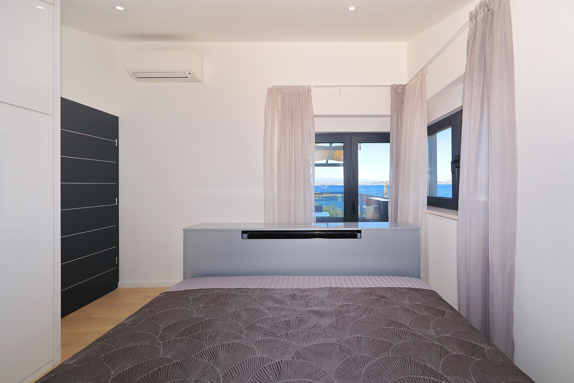 Three bedroom apartment with terrace and sea view Kali, Ugljan  A-a