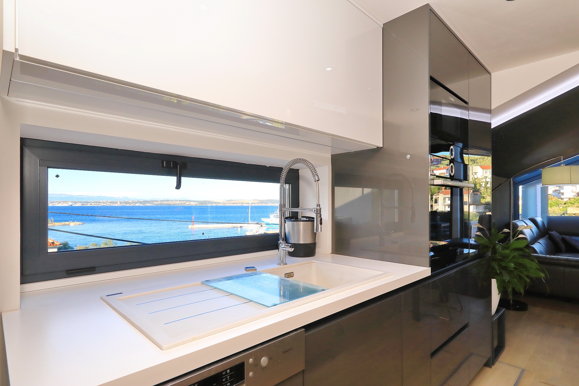 Three bedroom apartment with terrace and sea view Kali, Ugljan  A-a