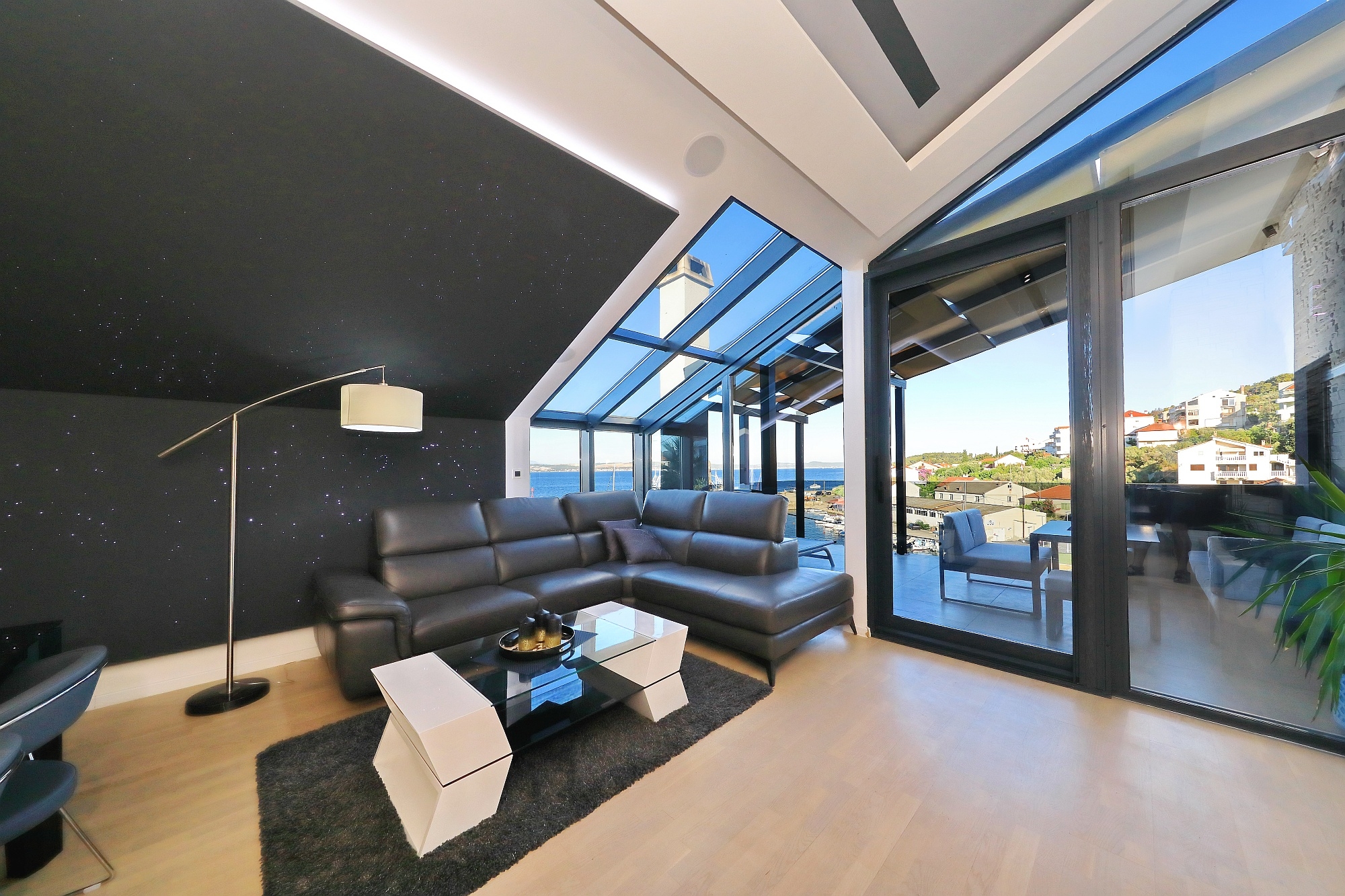 Three bedroom apartment with terrace and sea view Kali, Ugljan  A-a