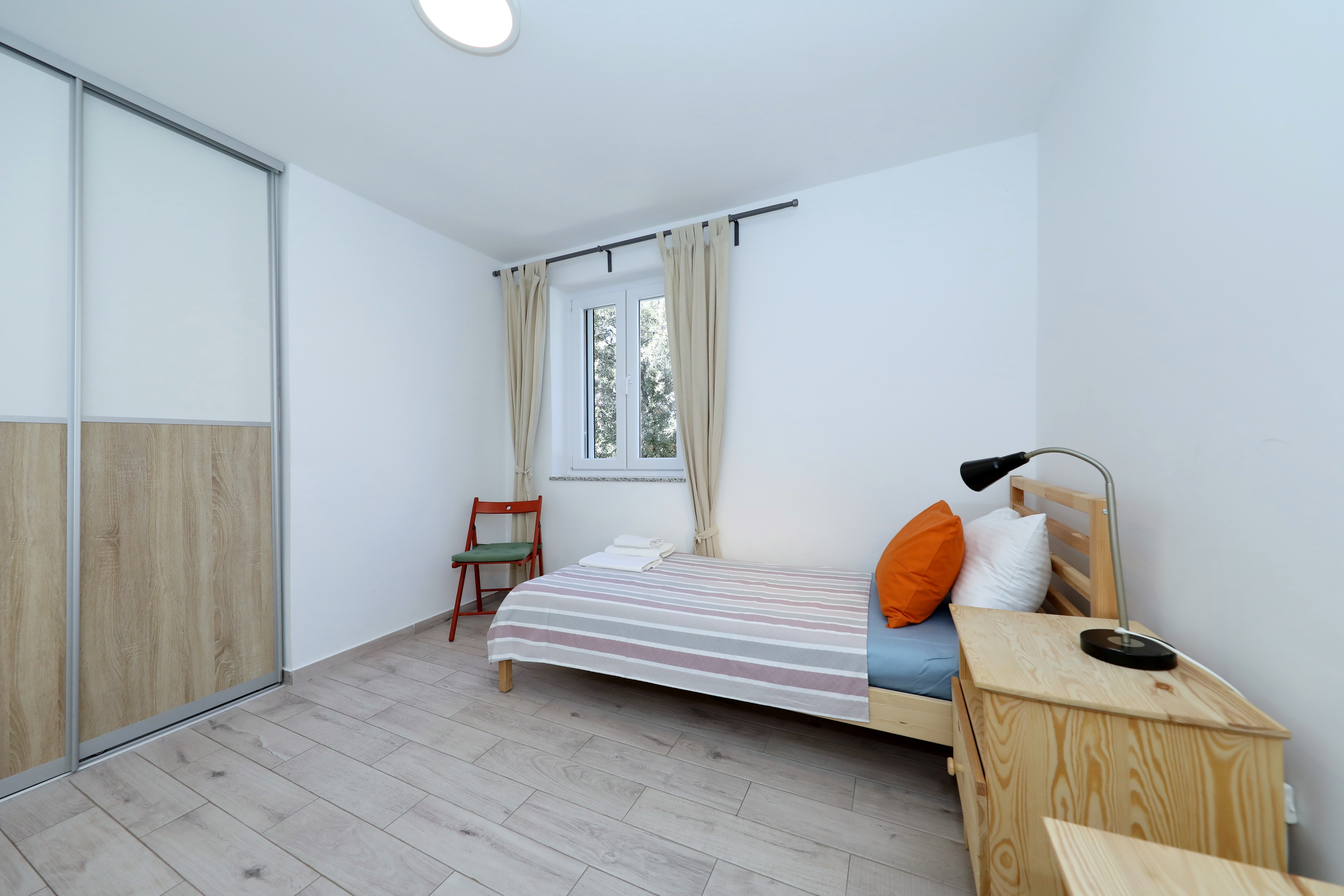 Two bedroom apartment near beach Mandre, Pag  A-a