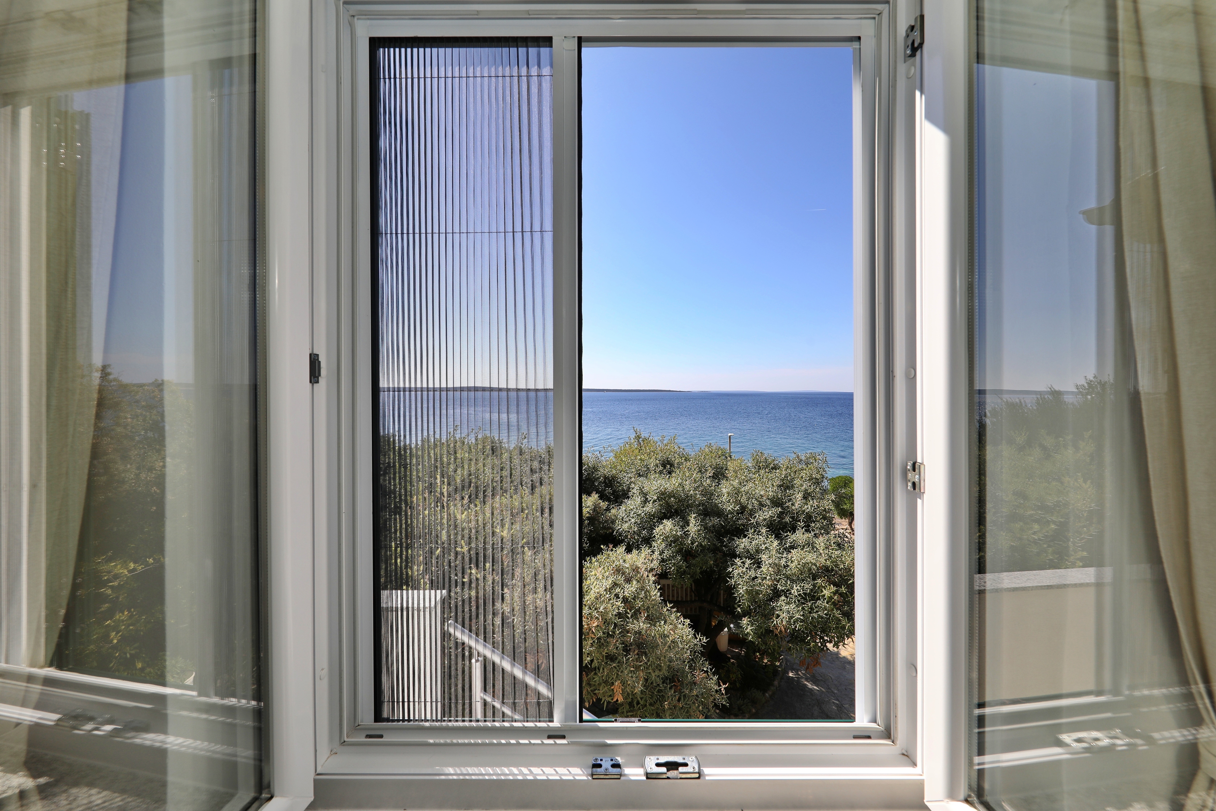 Two bedroom apartment near beach Mandre, Pag  A-a
