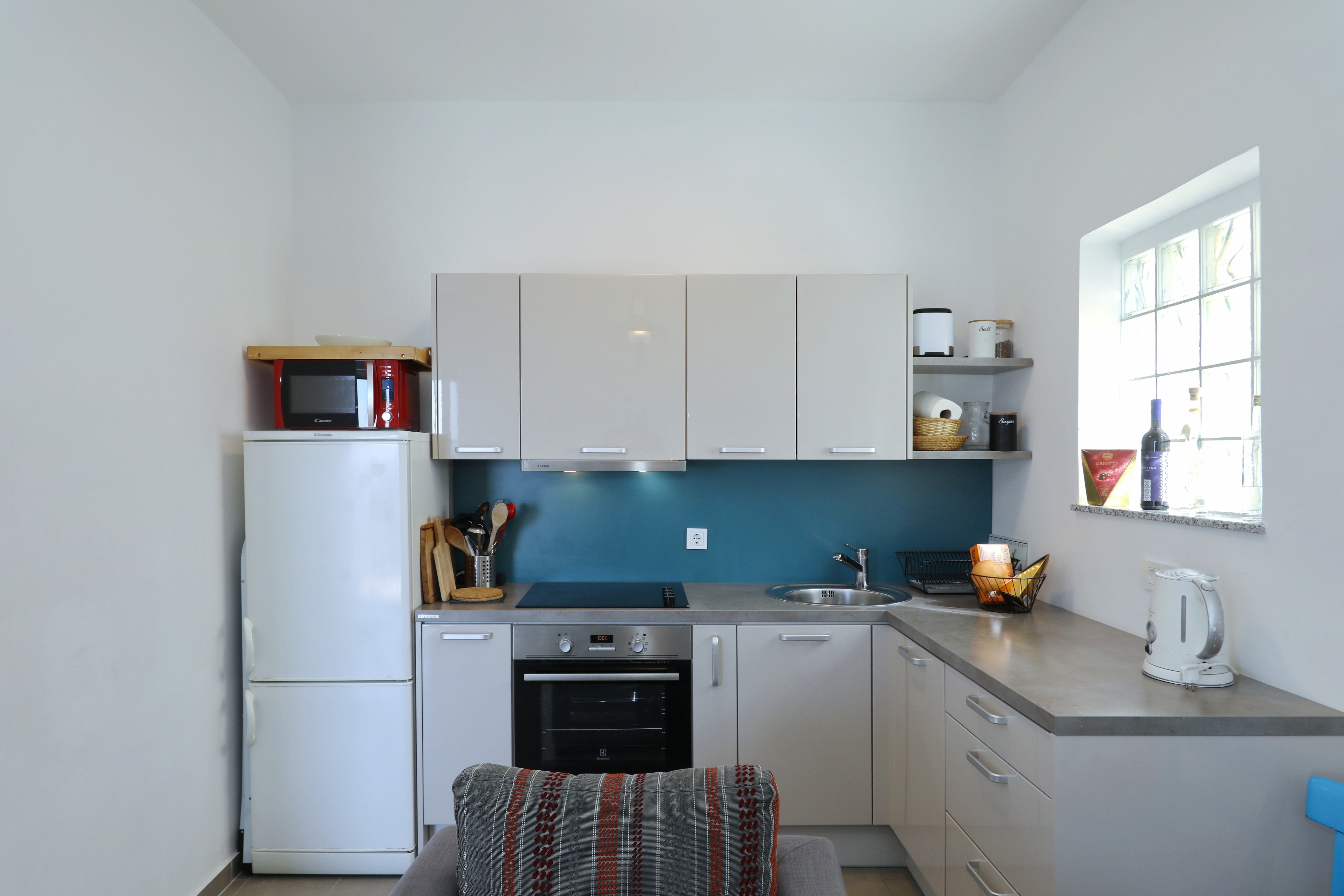 Two bedroom apartment near beach Mandre, Pag  A-a