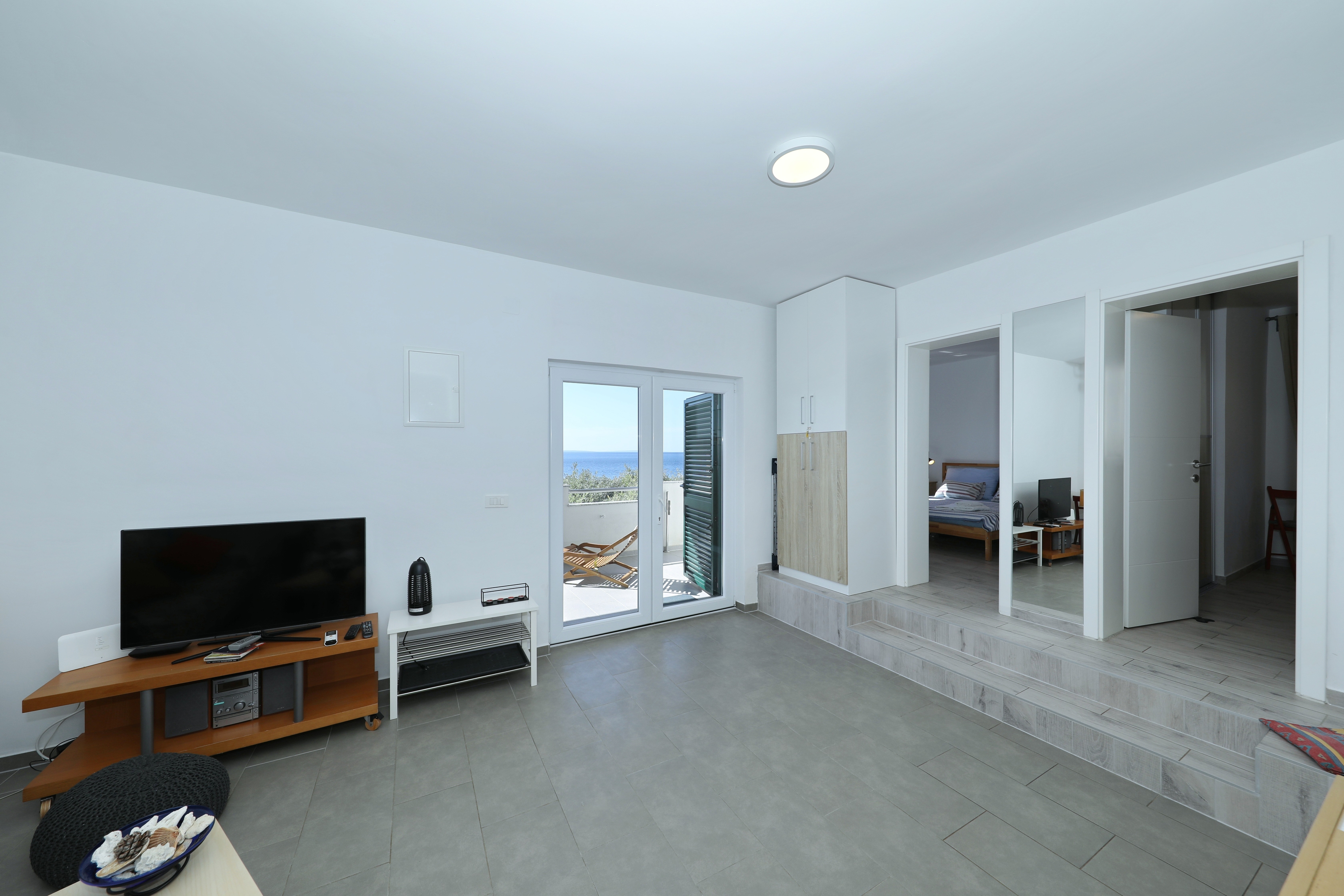 Two bedroom apartment near beach Mandre, Pag  A-a