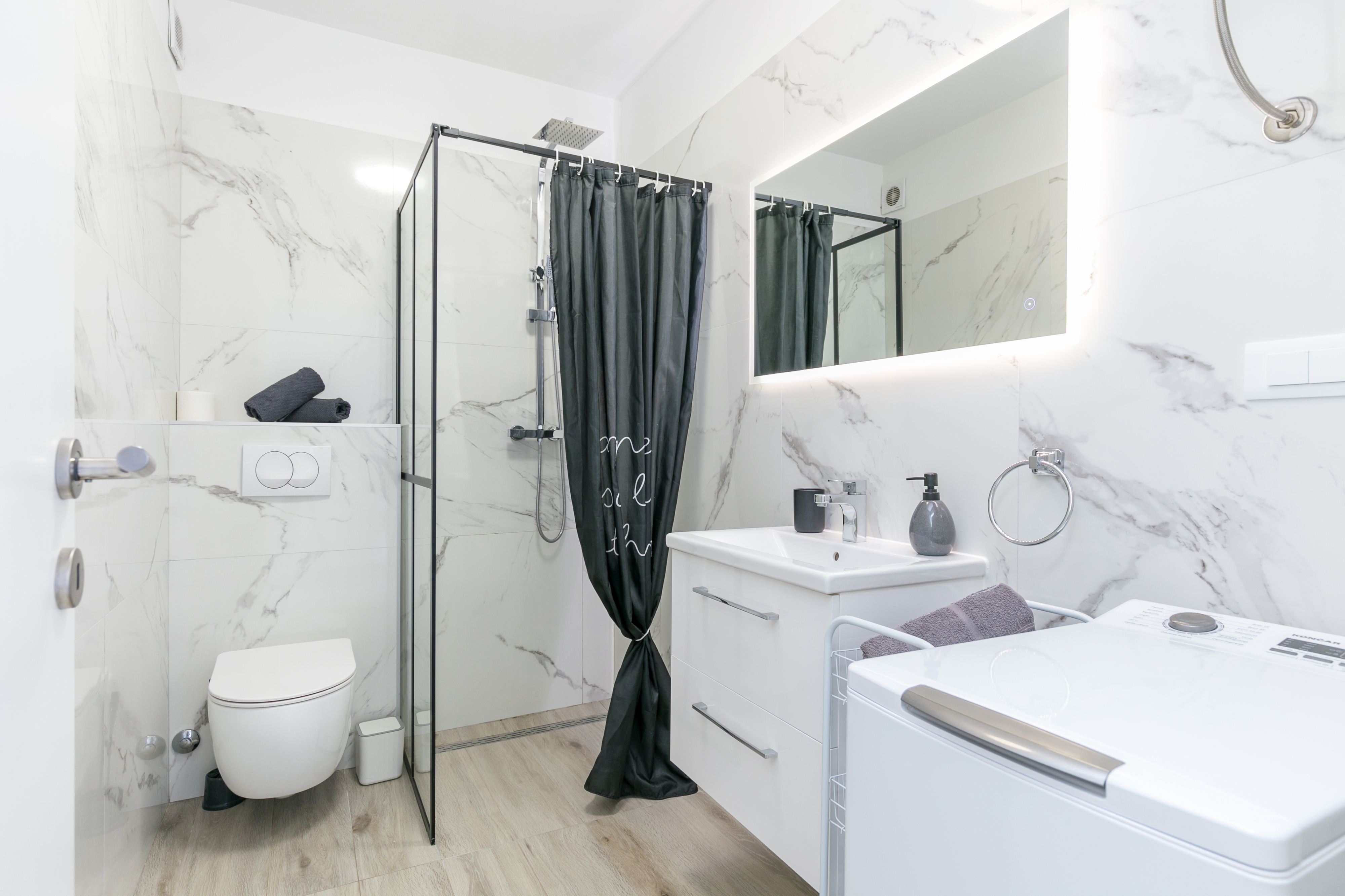 One bedroom apartment with terrace and sea view Mravince, Split  A-a