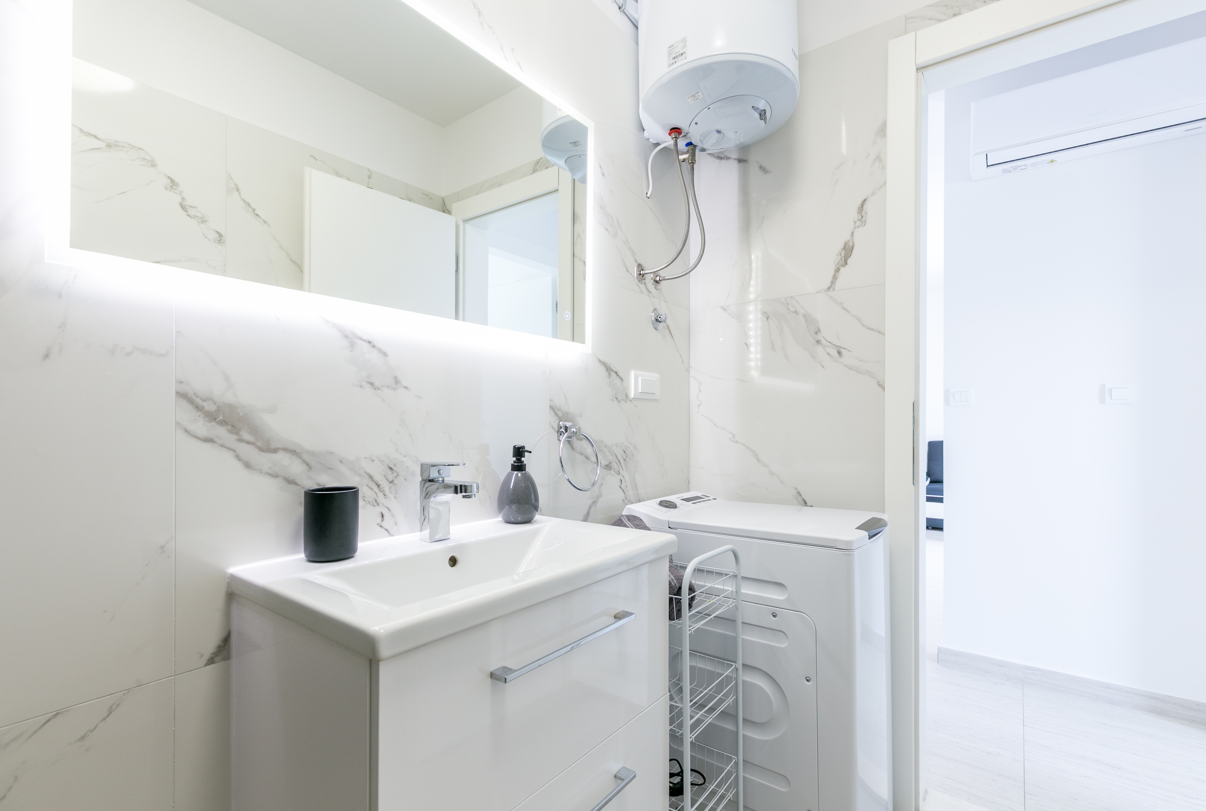 One bedroom apartment with terrace and sea view Mravince, Split  A-a