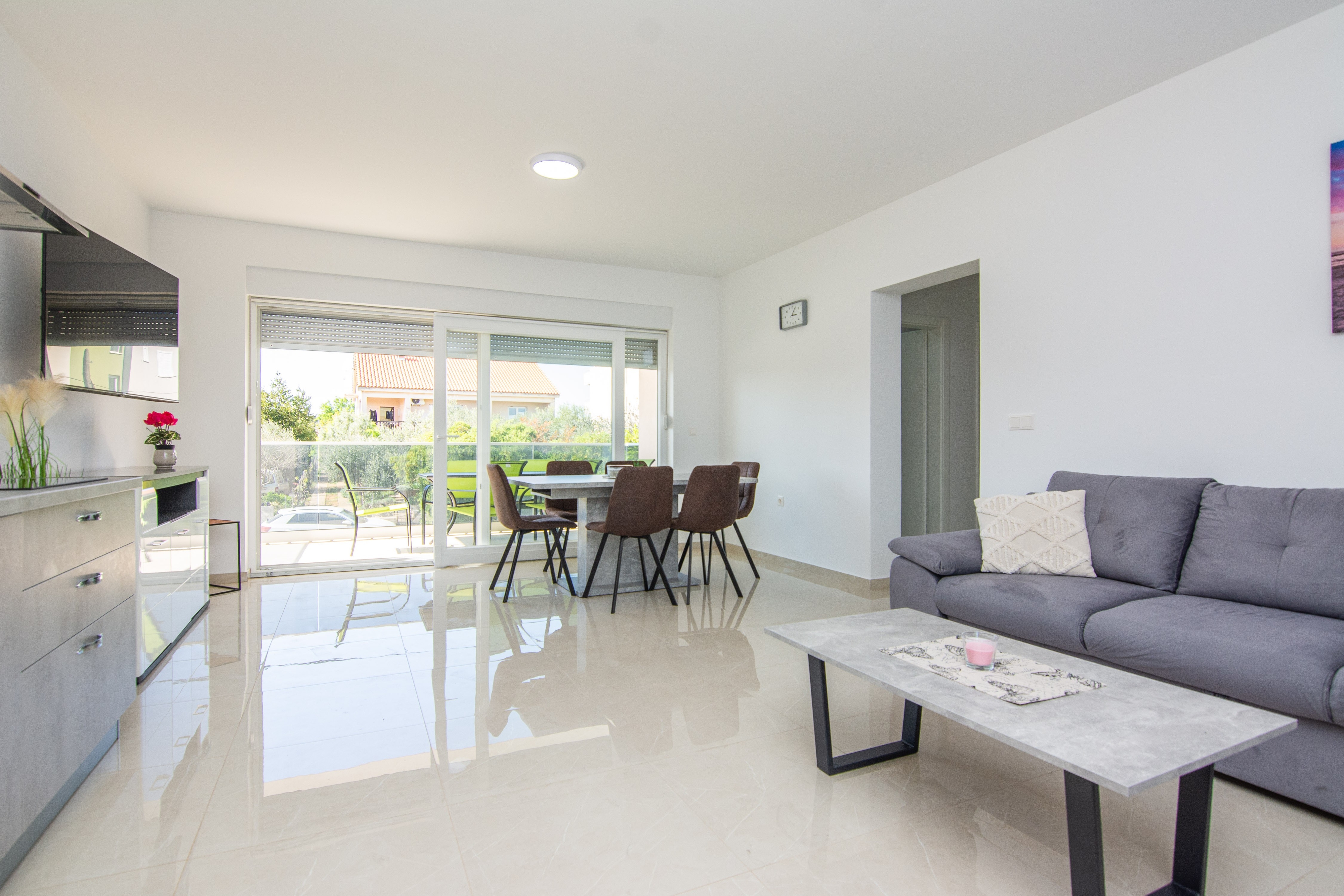 Three bedroom apartment with balcony Vir (A-24331-b) Three bedroom apartment with balcony Vir (A-24331-b)
