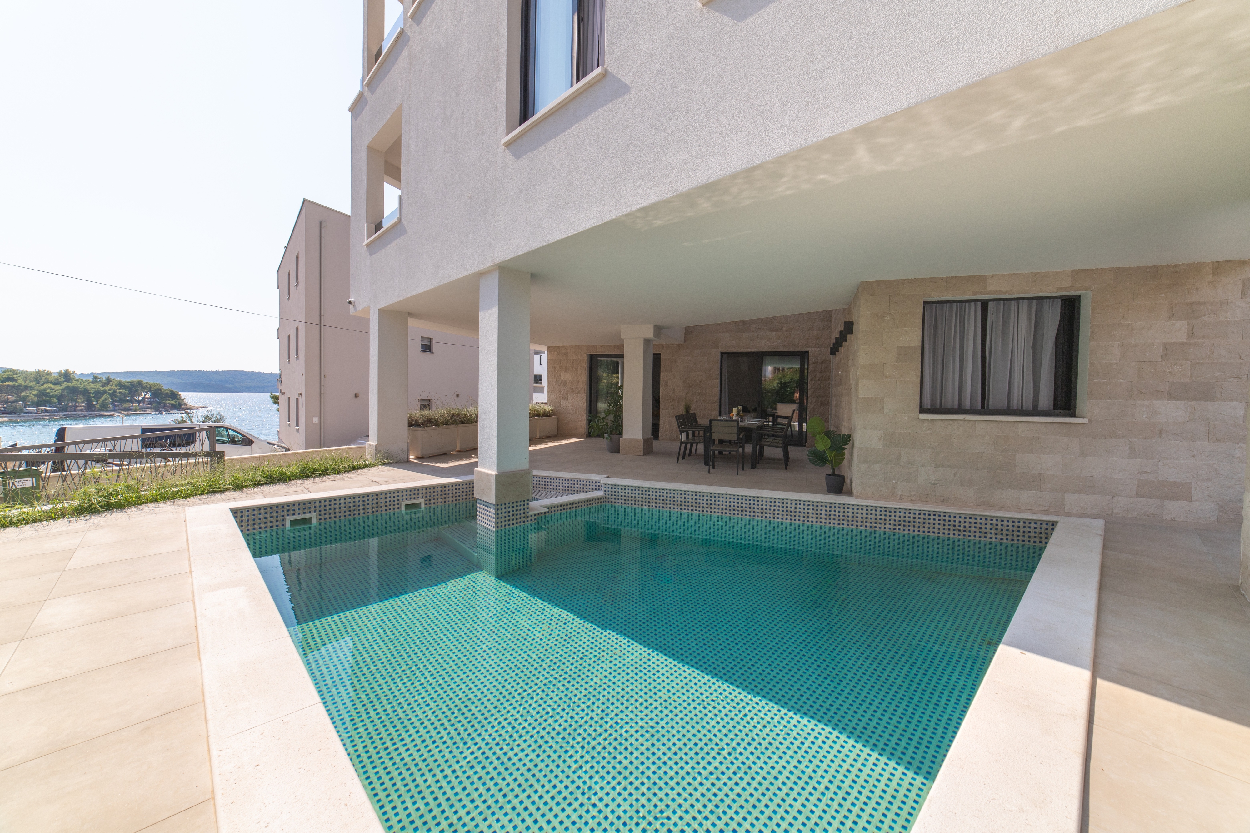 Comfortable and spacious house with terrace Trogir (K-24341) Comfortable and spacious house with terrace Trogir (K-24341)