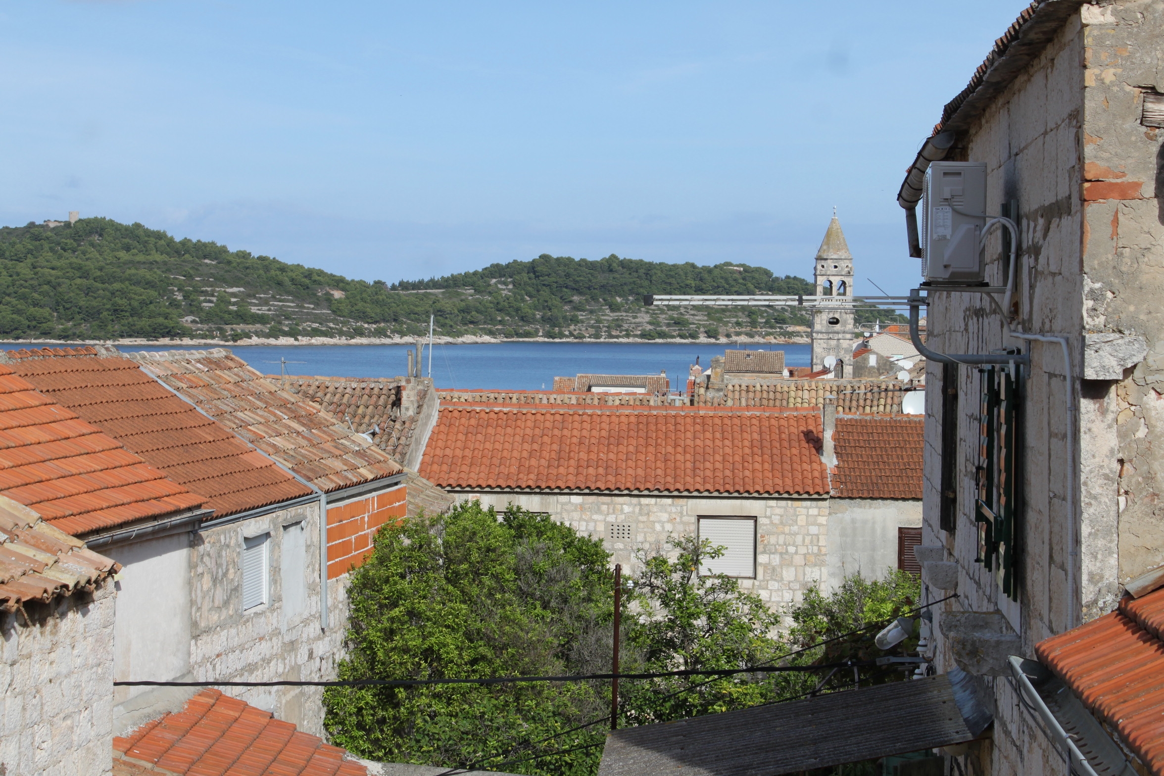 One bedroom apartment with terrace and sea view Vis  A-b