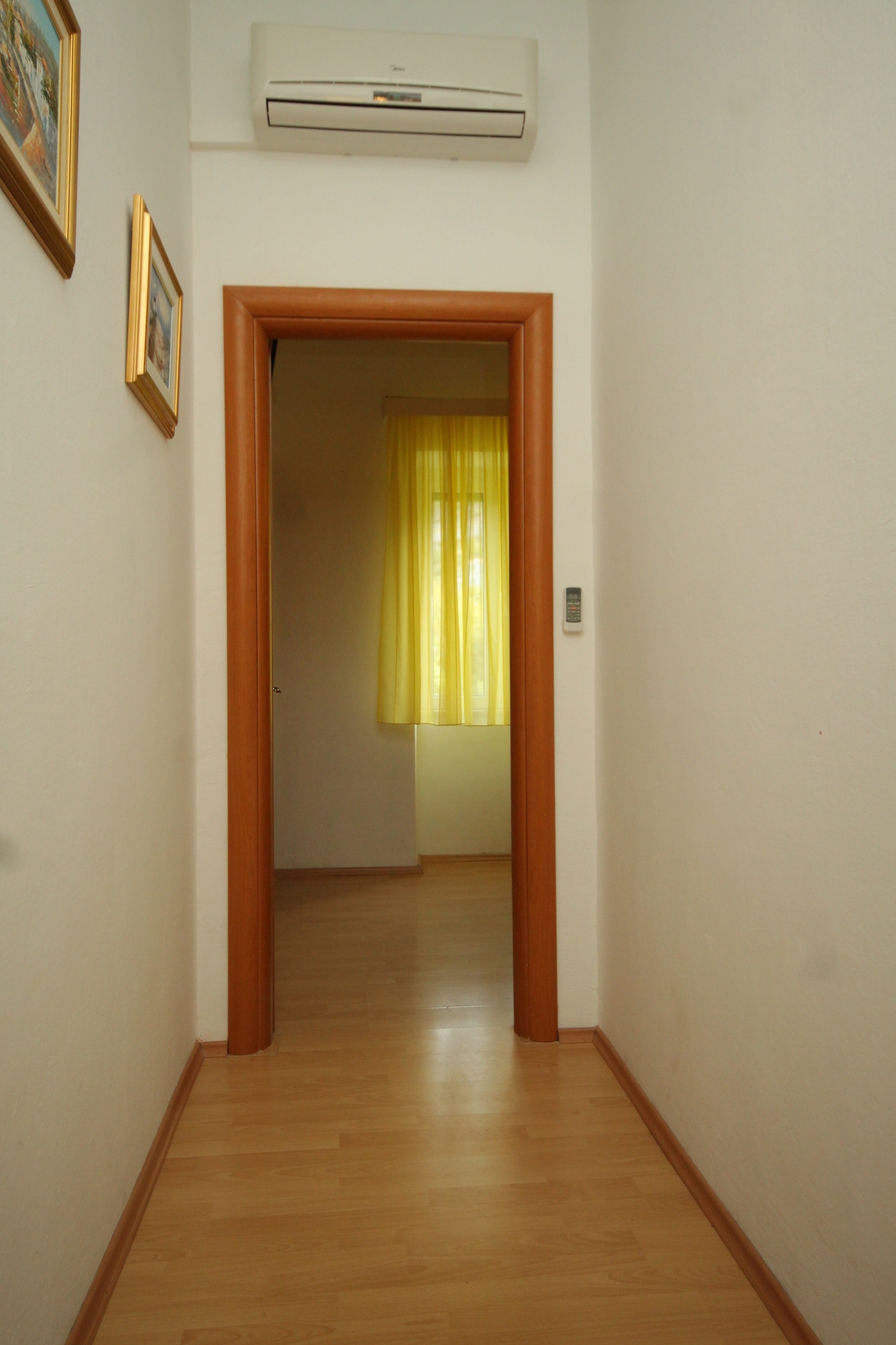 Two bedroom apartment with balcony Vis  A-c