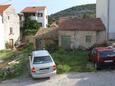 Vis, Vis, Parkeerplaats 2435 - Appartementen with pebble beach.