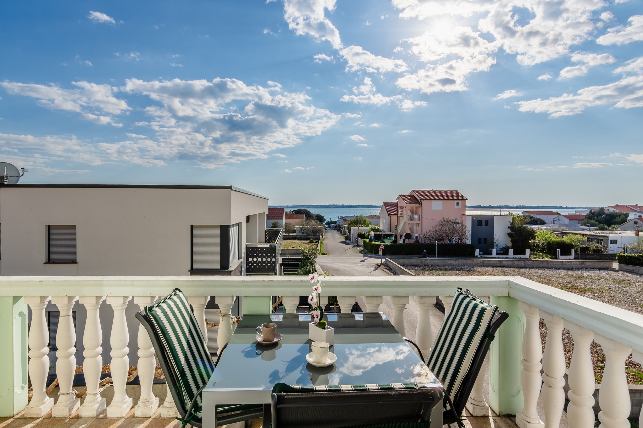 Studio flat with balcony and sea view Vrsi - Mulo, Zadar  AS-b