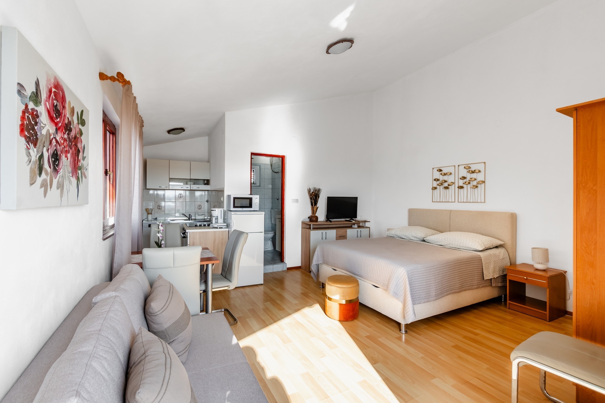Studio flat with balcony and sea view Vrsi - Mulo, Zadar  AS-b