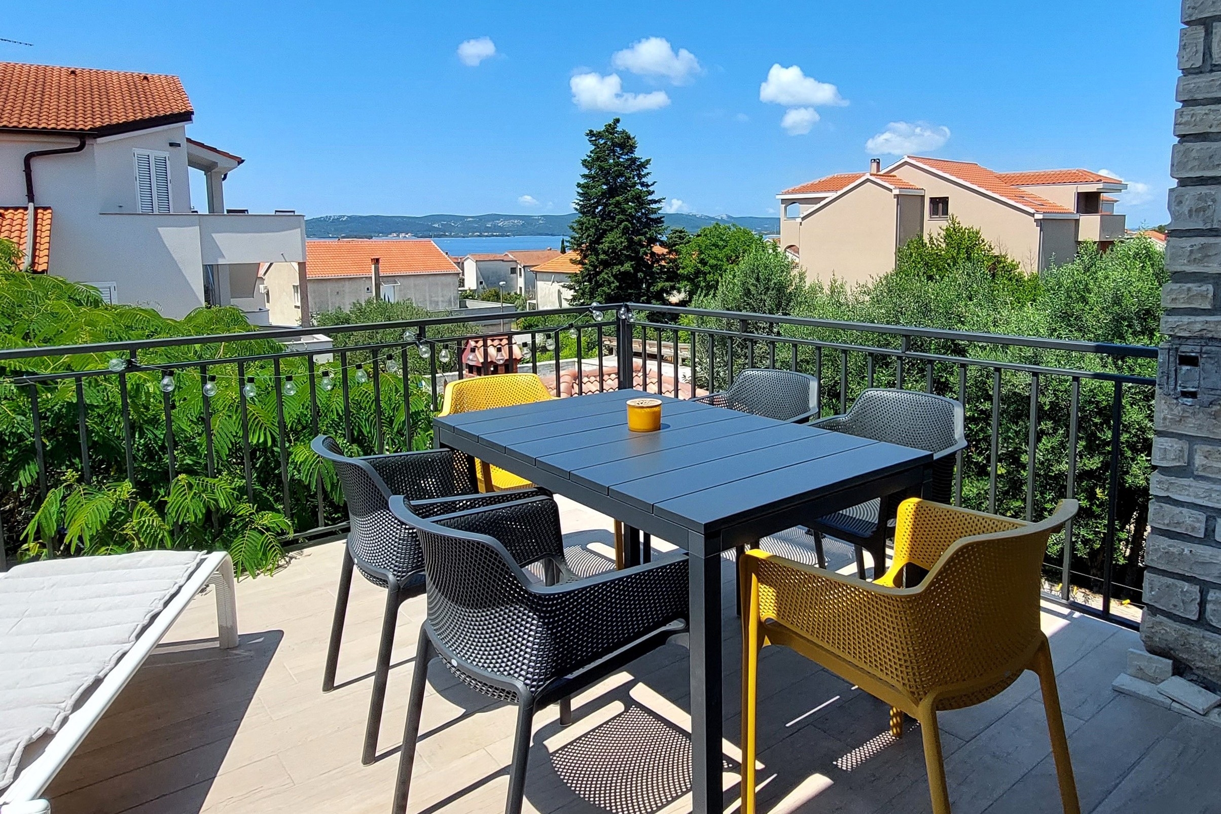 Četverosobni apartman s terasom i pogledom na more Biograd na Moru, Biograd  A-a