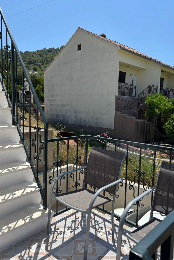 One bedroom apartment with balcony and sea view Vis  A-a