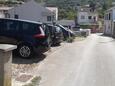 Vis, Vis, Parkeerplaats 2436 - Appartementen with pebble beach.