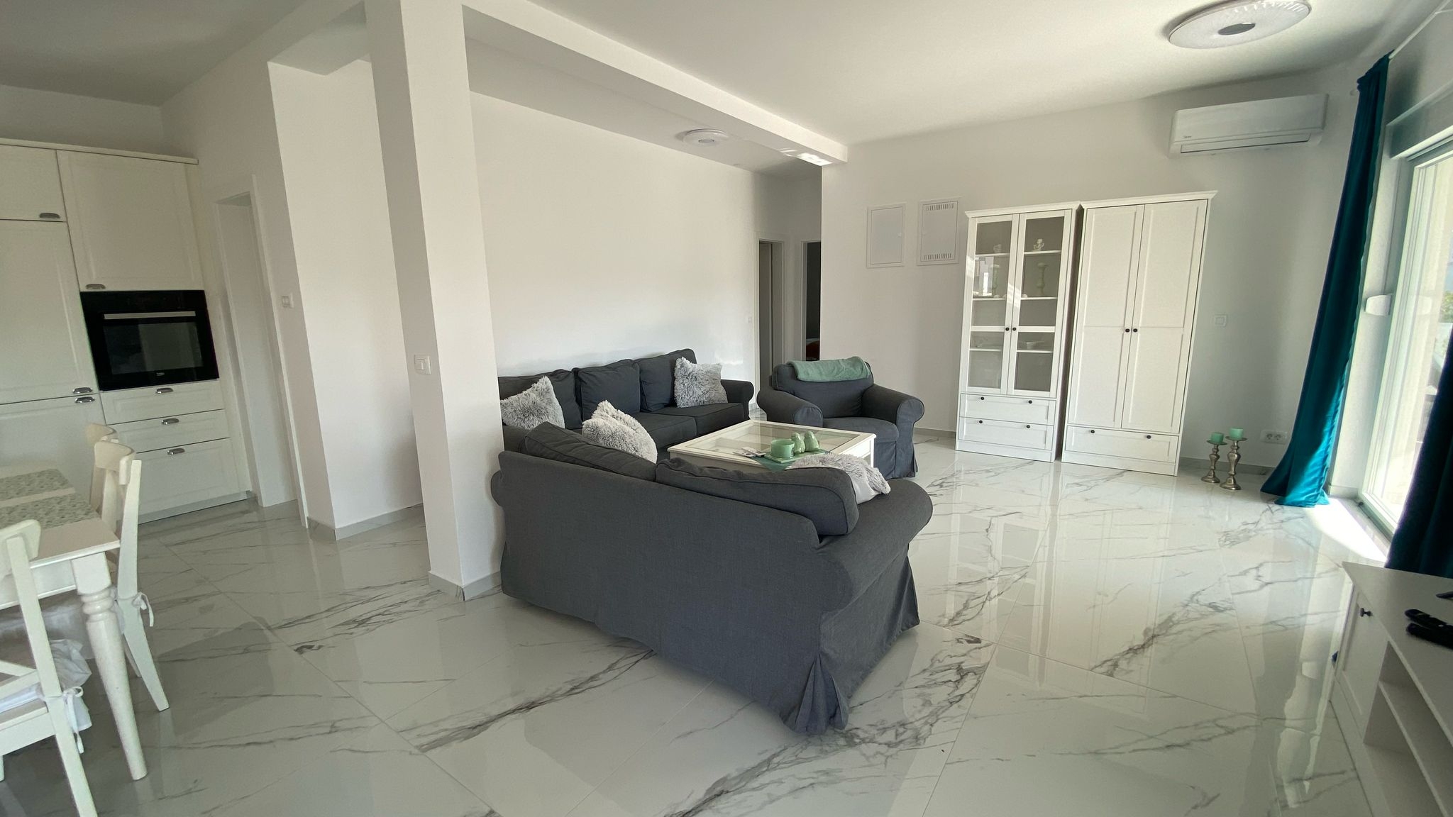Dvosobni apartman s terasom Pag  A-a
