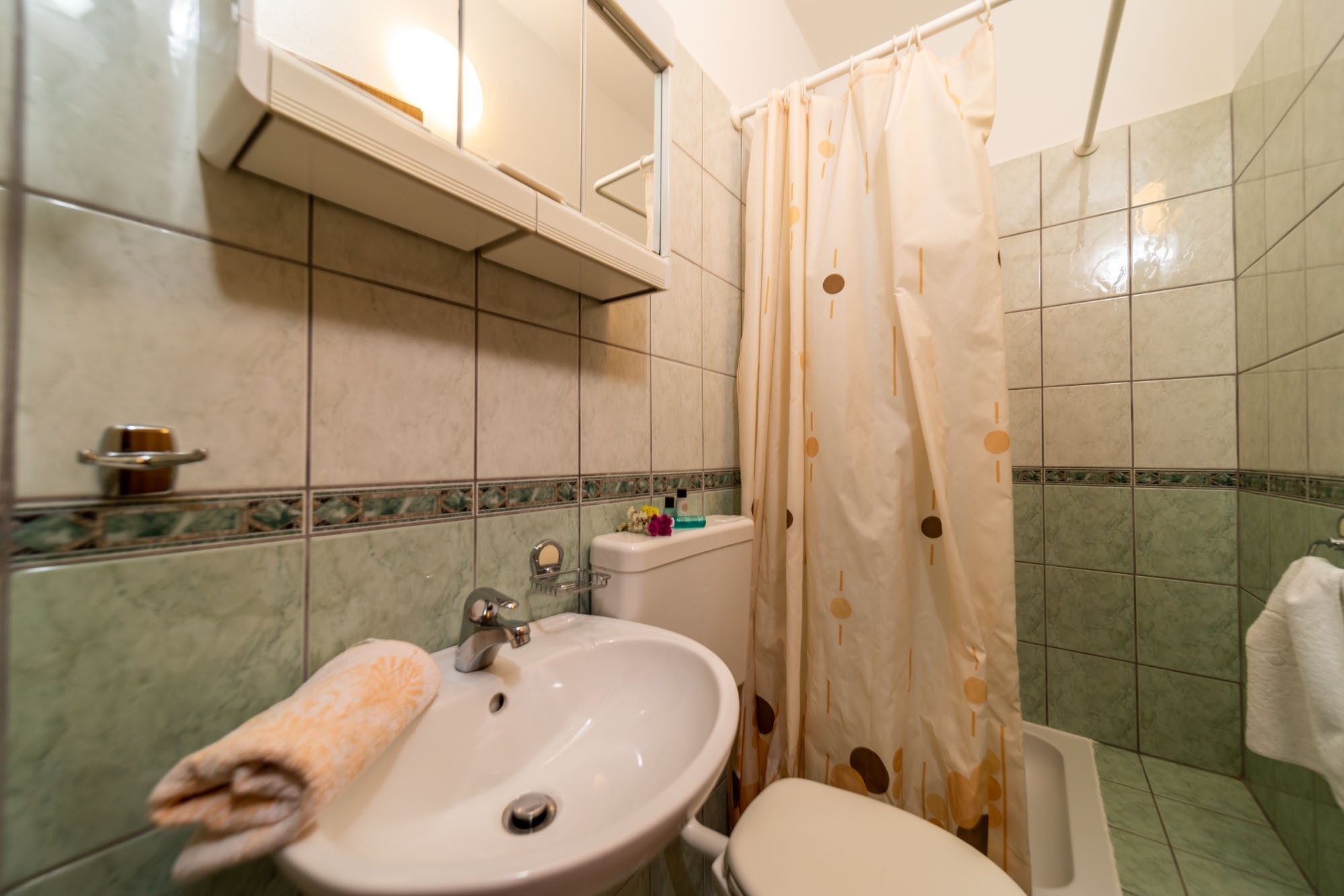 Dvosobni apartman s terasom i pogledom na more Rab  A-a