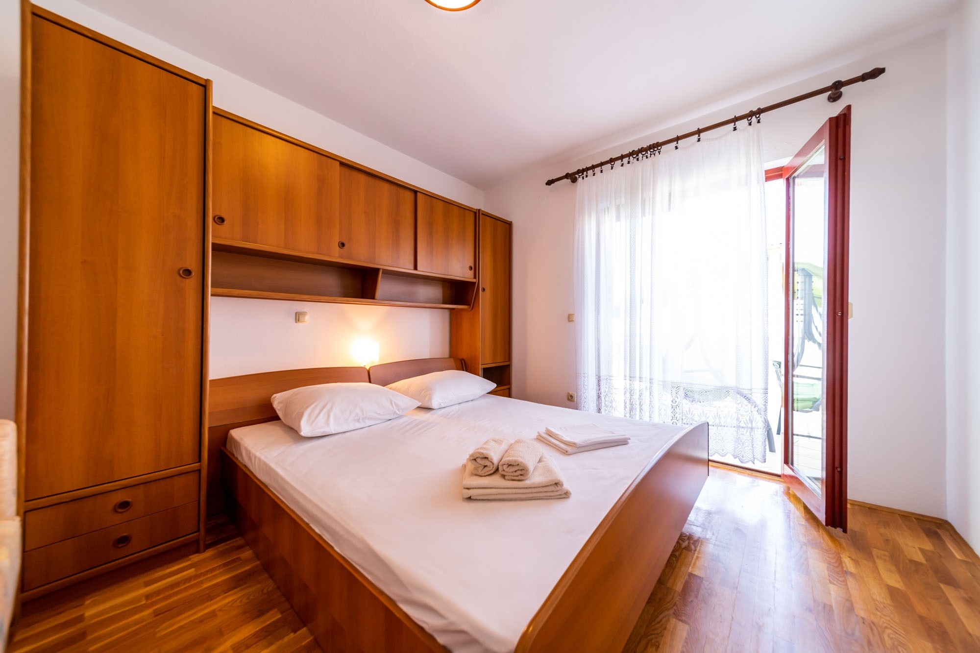 Dvosobni apartman s terasom i pogledom na more Rab  A-a