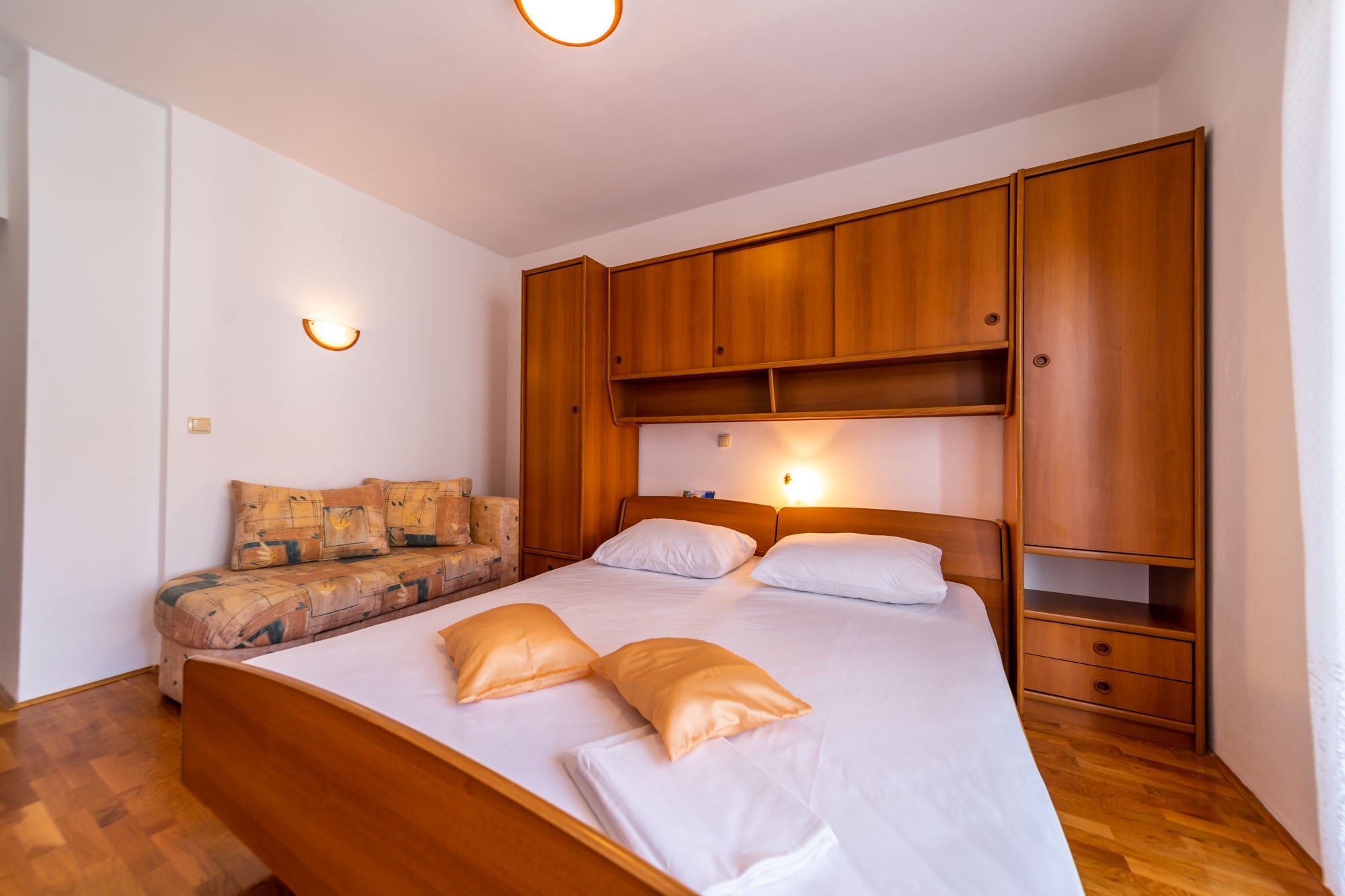 Dvosobni apartman s terasom i pogledom na more Rab  A-a