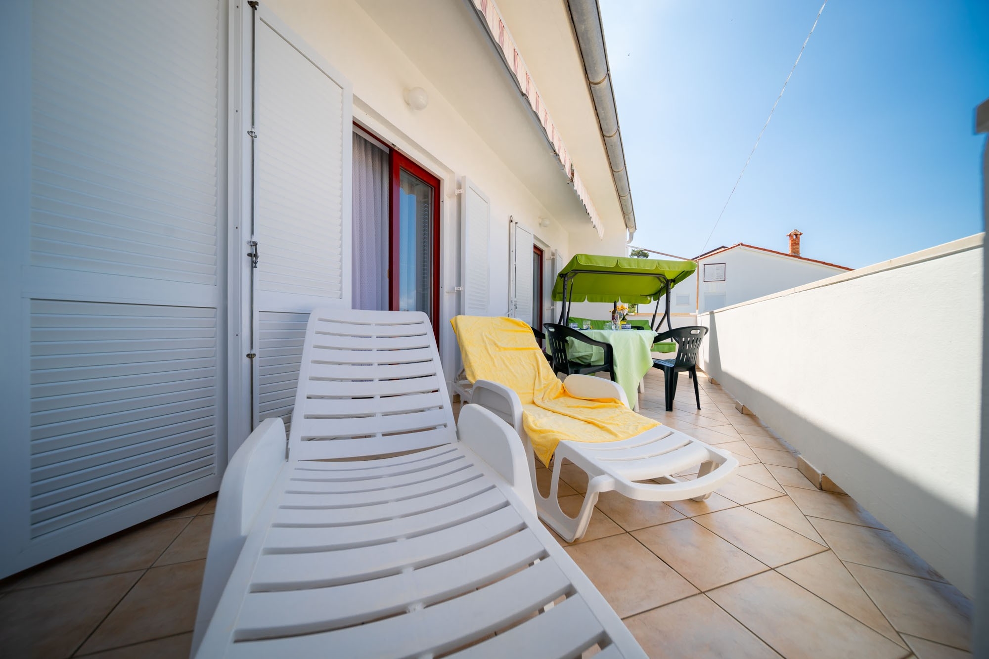 Dvosobni apartman s terasom i pogledom na more Rab  A-a