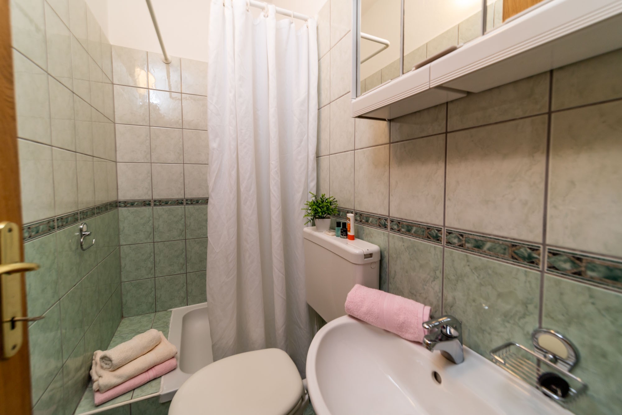 Dvosobni apartman s terasom Rab  A-b