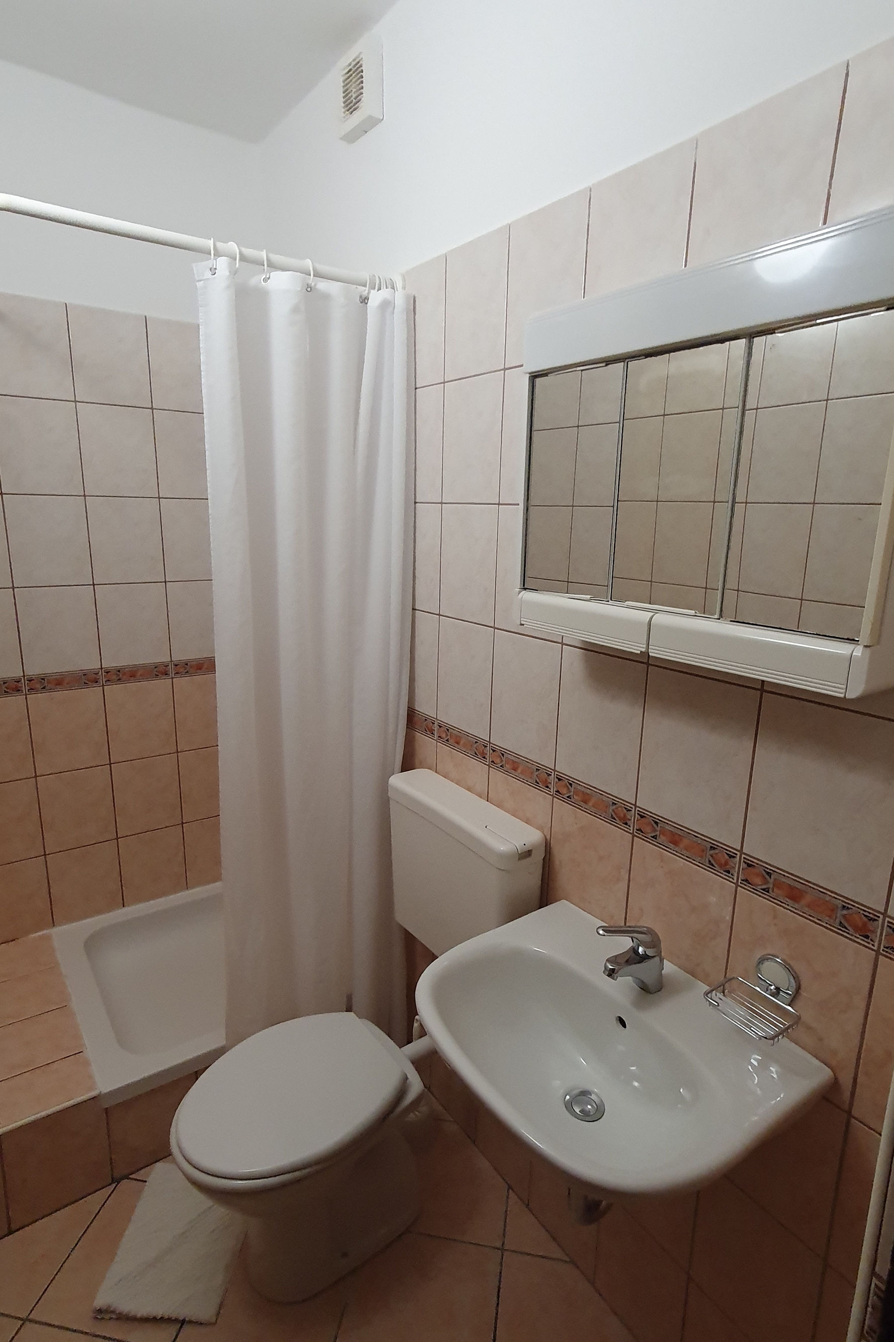 Enosobni apartma S teraso Rab  A-c