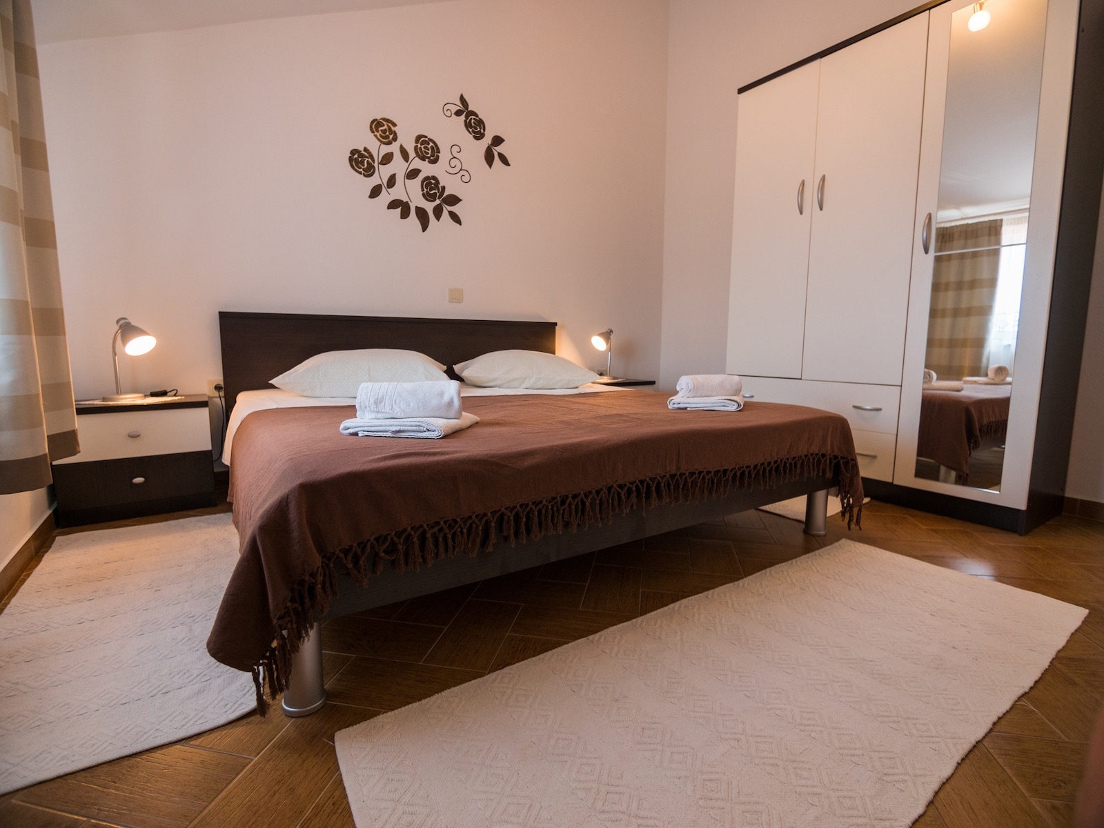 Two bedroom apartment with terrace Palit, Rab (A-24376-b)