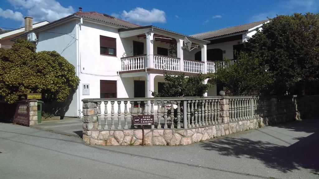 Studio apartman s klimom Karlobag  AS-a