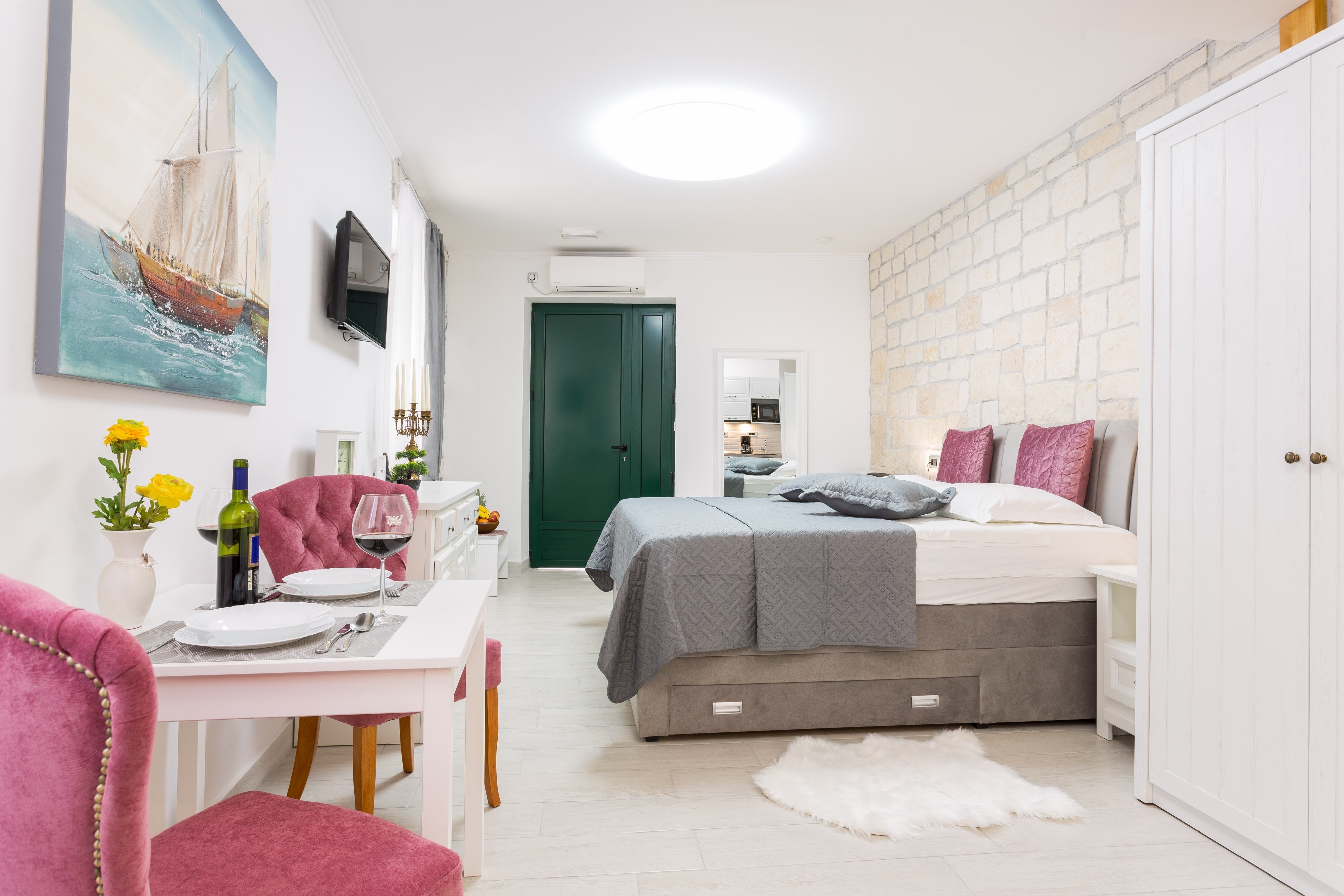 Studio flat with air-conditioning Split (AS-24391-a) Studio flat with air-conditioning Split (AS-24391-a)