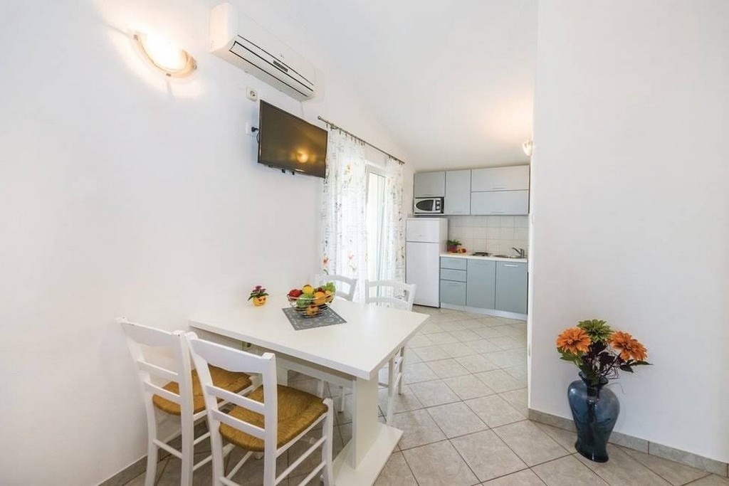 Two bedroom apartment with terrace Ljubač, Zadar (A-24394-b) Two bedroom apartment with terrace Ljubač, Zadar (A-24394-b)