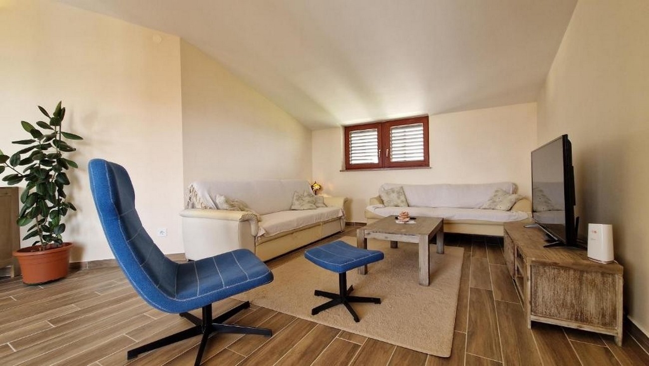 Three bedroom apartment with terrace and sea view Medulin (A-24398-b) Three bedroom apartment with terrace and sea view Medulin (A-24398-b)